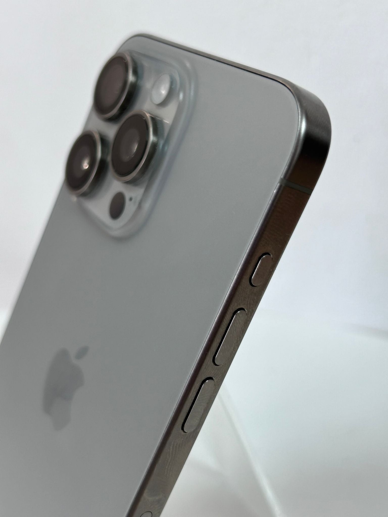iPhone 15 Pro Max 256GB Natural Titanium – Apple Premium, Design din Titan