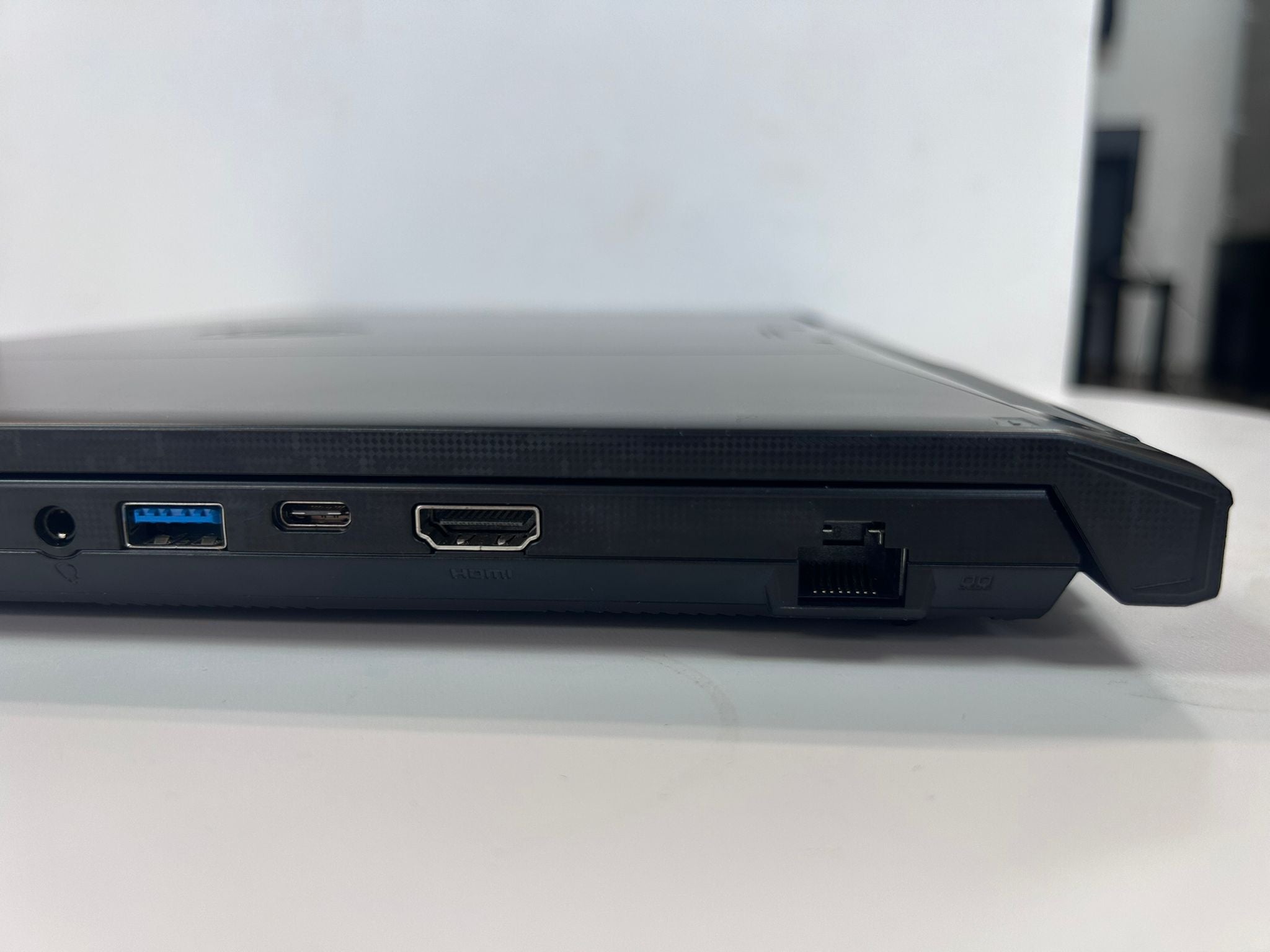 Laptop MSI Katana A15 – AMD Ryzen 7, RTX 4060, 16GB RAM, SSD 512GB