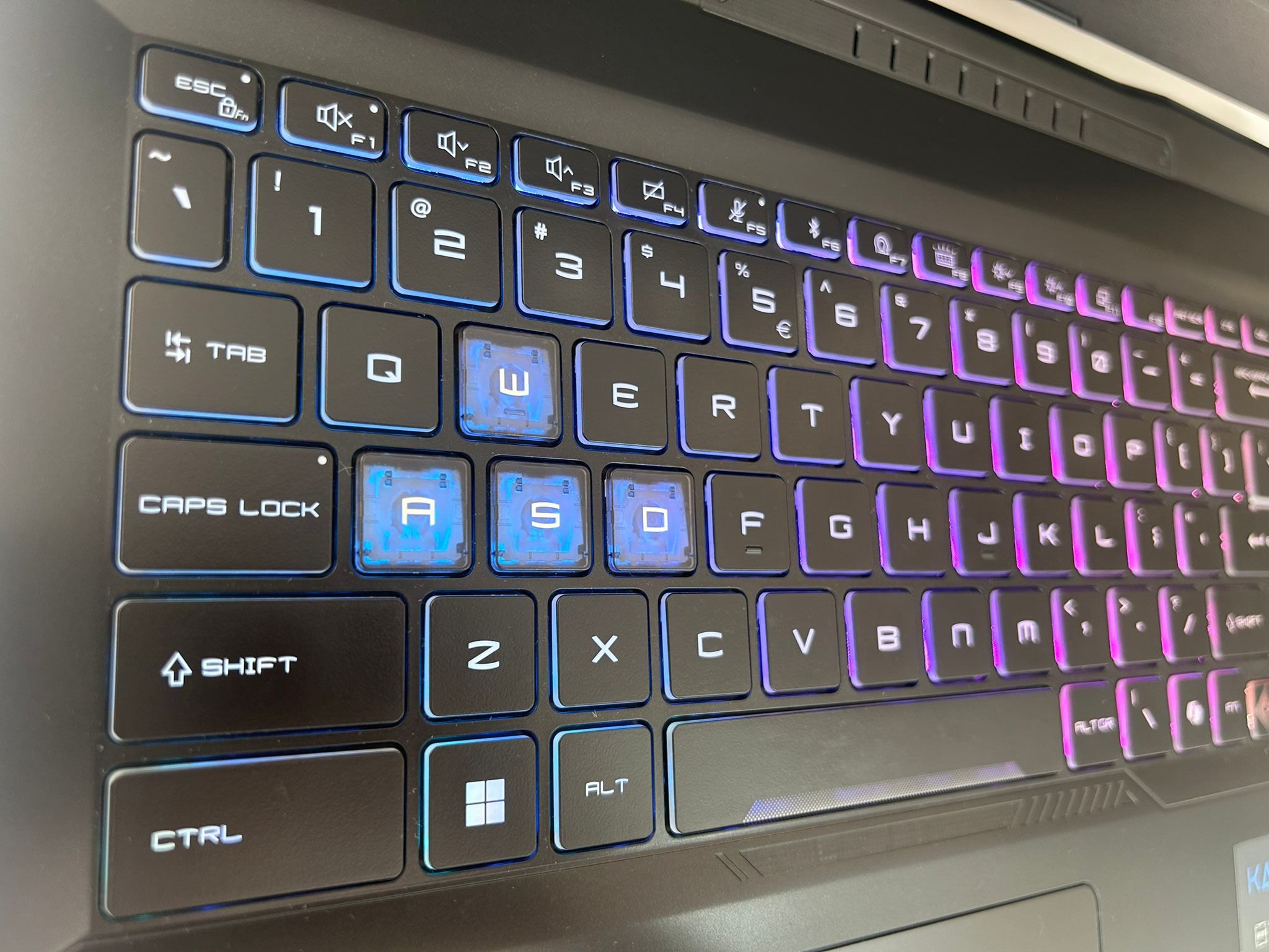 Laptop MSI Katana A15 – AMD Ryzen 7, RTX 4060, 16GB RAM, SSD 512GB
