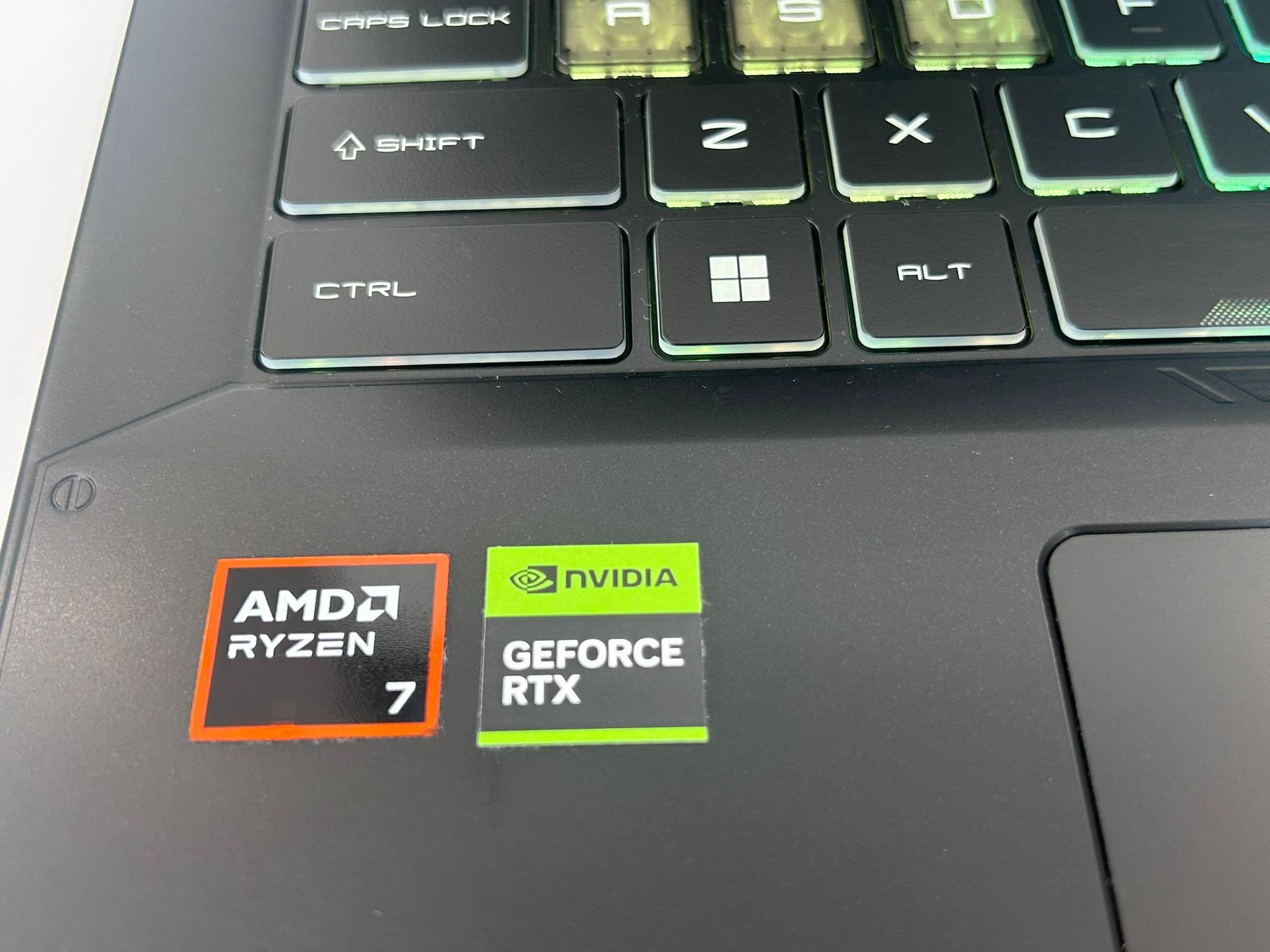 Laptop MSI Katana A15 – AMD Ryzen 7, RTX 4060, 16GB RAM, SSD 512GB