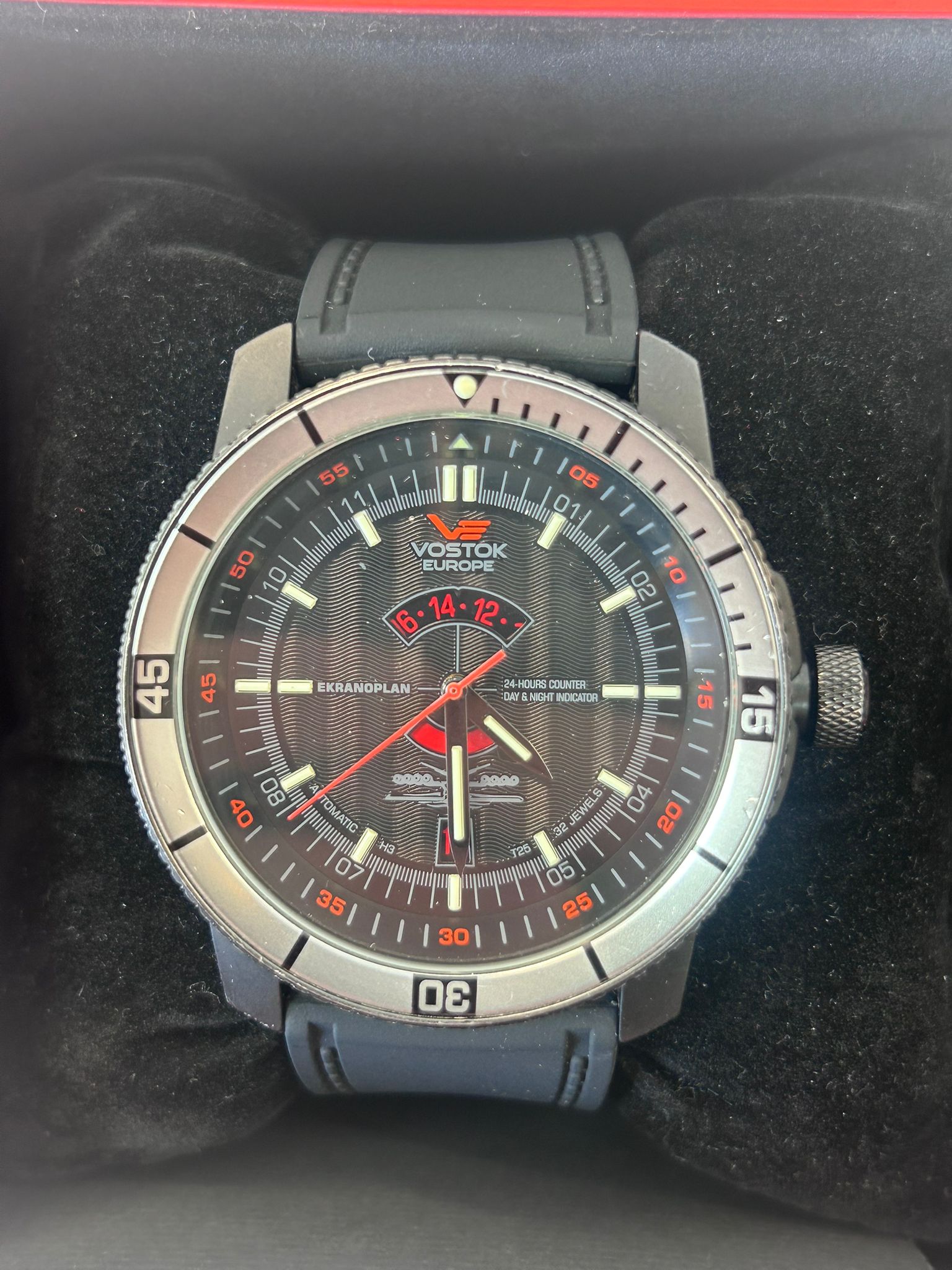 Ceas Vostok-Europe Ekranoplan Caspian Sea Monster Tritium Tube Dive Watch 5454108 – Automatic, 32 Jewels,