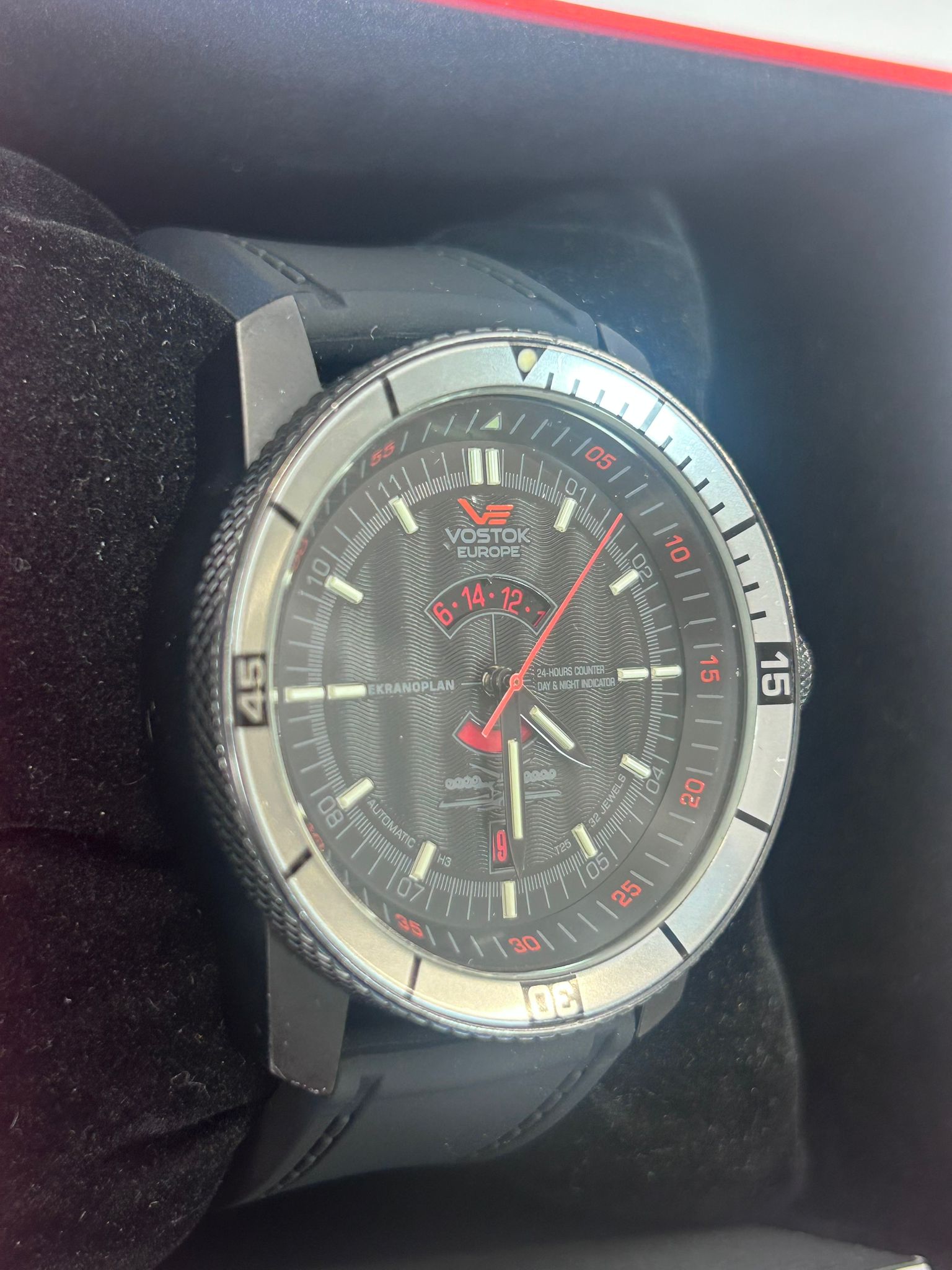 Ceas Vostok-Europe Ekranoplan Caspian Sea Monster Tritium Tube Dive Watch 5454108 – Automatic, 32 Jewels,