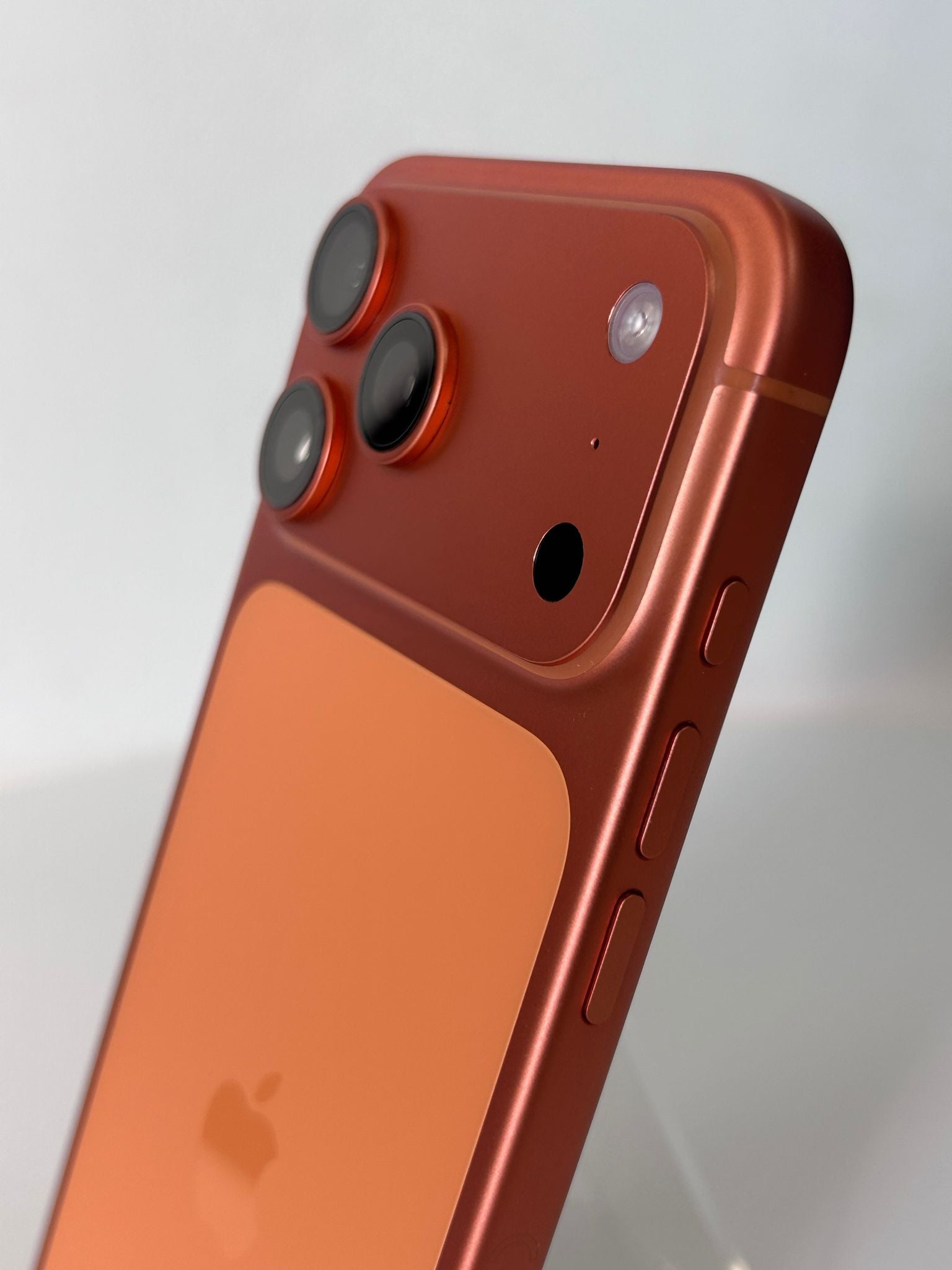 iPhone 17 Pro Max Cosmic Orange 2TB – Baterie 98%, Impecabil, Garanție 12 luni