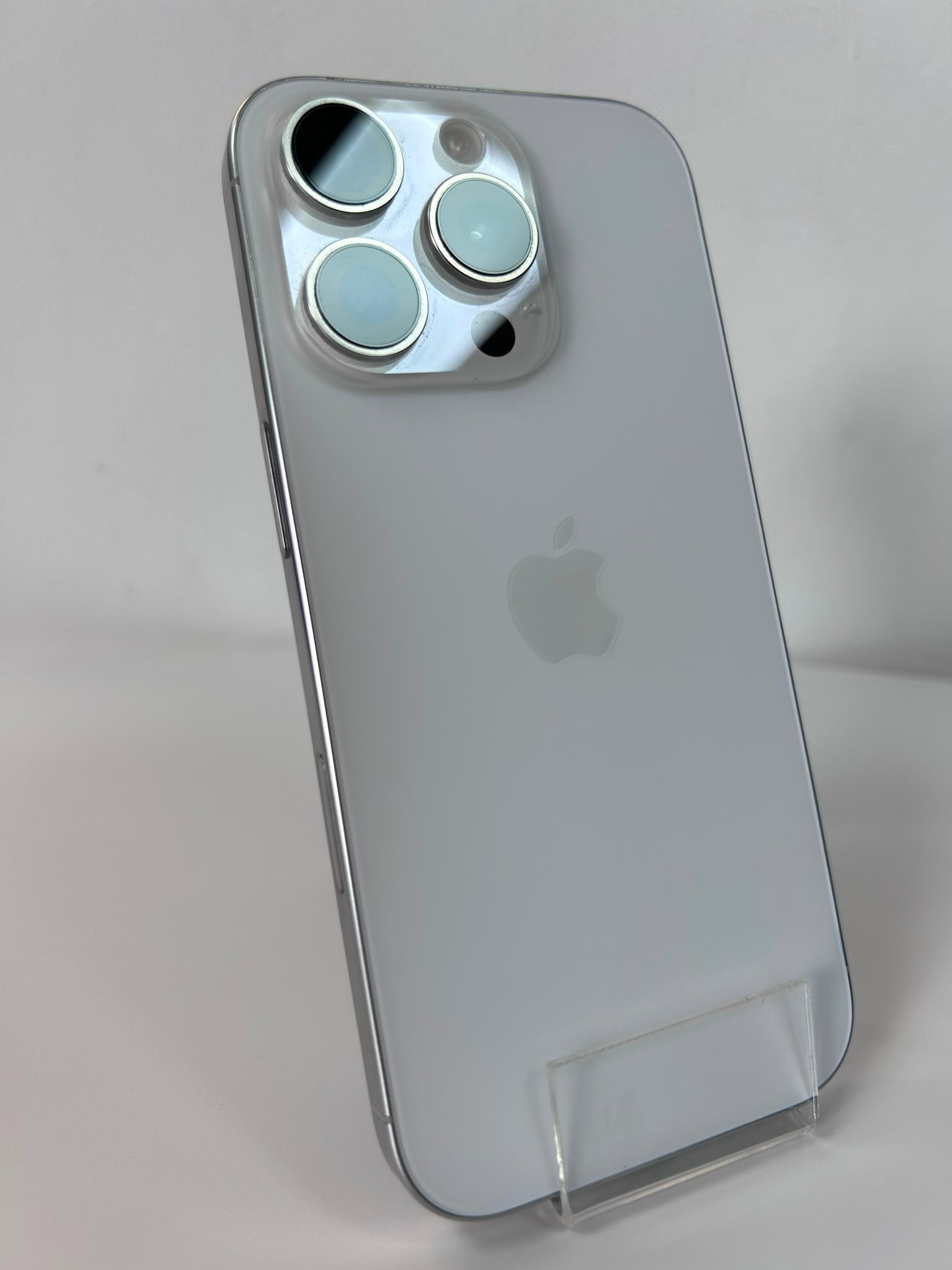 iPhone 16 Pro 128GB White – Smartphone Apple 5G cu A18 Pro, Cameră Avansată și USB-C