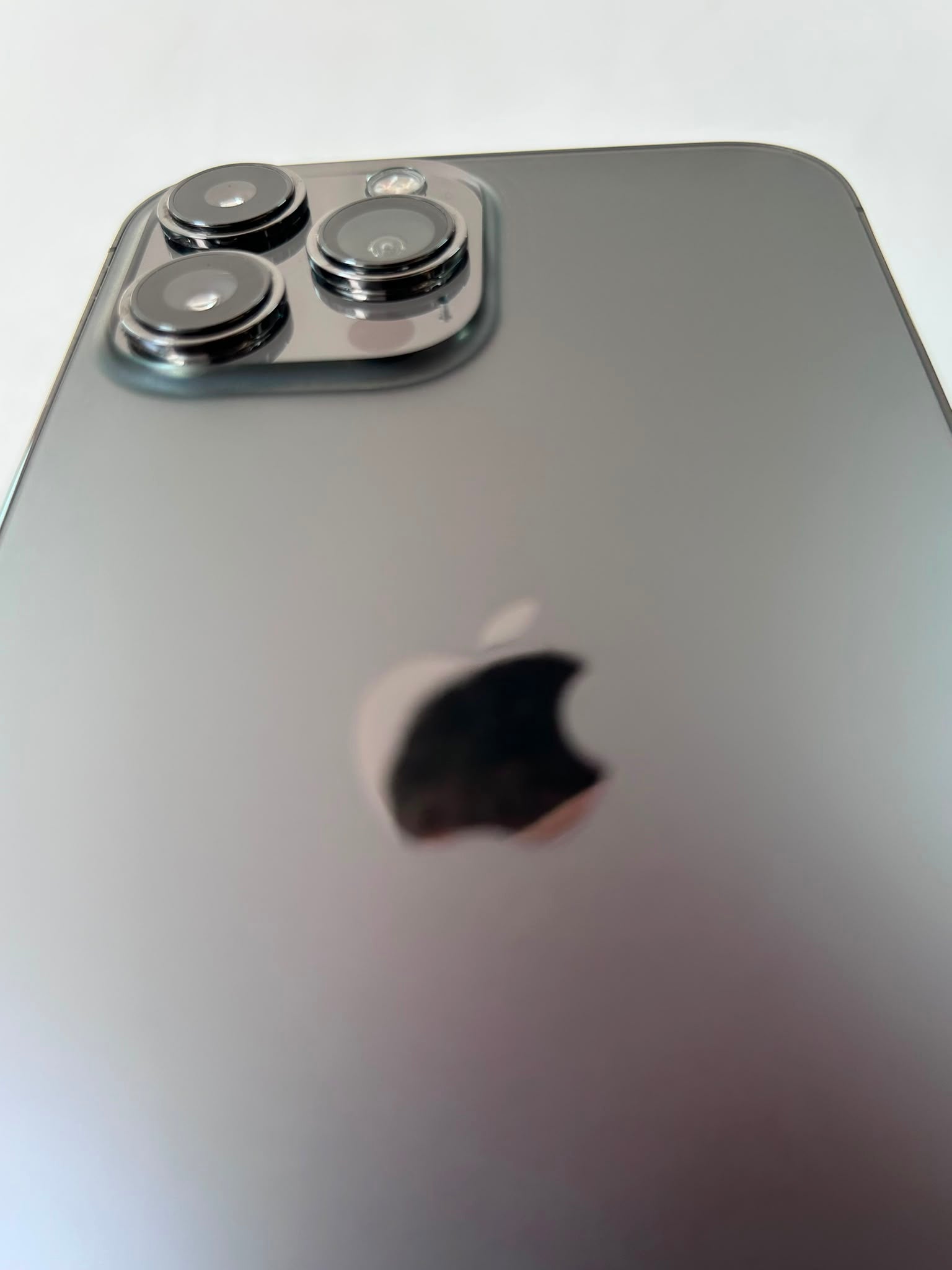 iPhone 13 Pro Max 128GB Graphite – Smartphone Apple 5G cu Display 6,7”, A15 Bionic și Cameră Pro