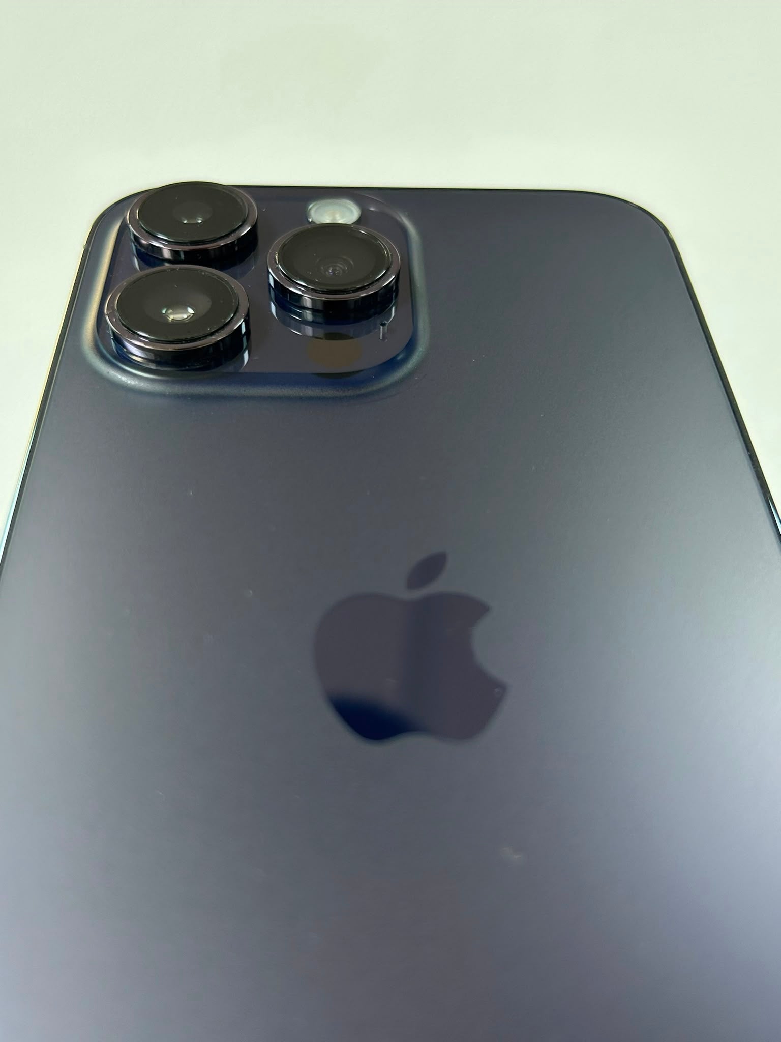 iPhone 14 Pro Max 128GB Deep Purple – Smartphone Apple 5G cu A16 Bionic, Display 6,7” și Cameră Pro 48MP