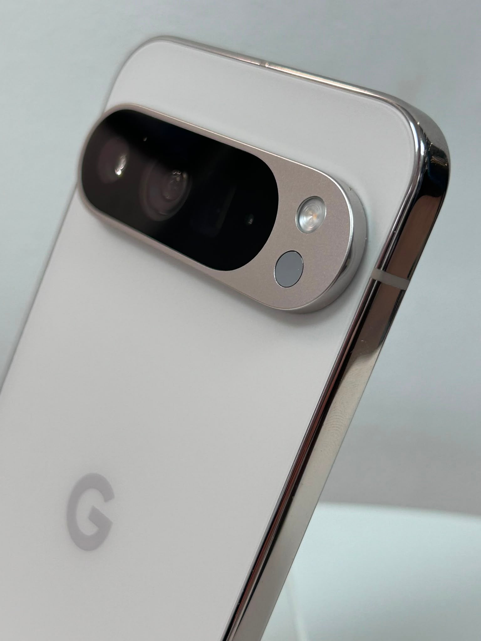 Google Pixel 9 Pro XL White 256GB – Smartphone Premium cu AI, 5G și Cameră Avansată