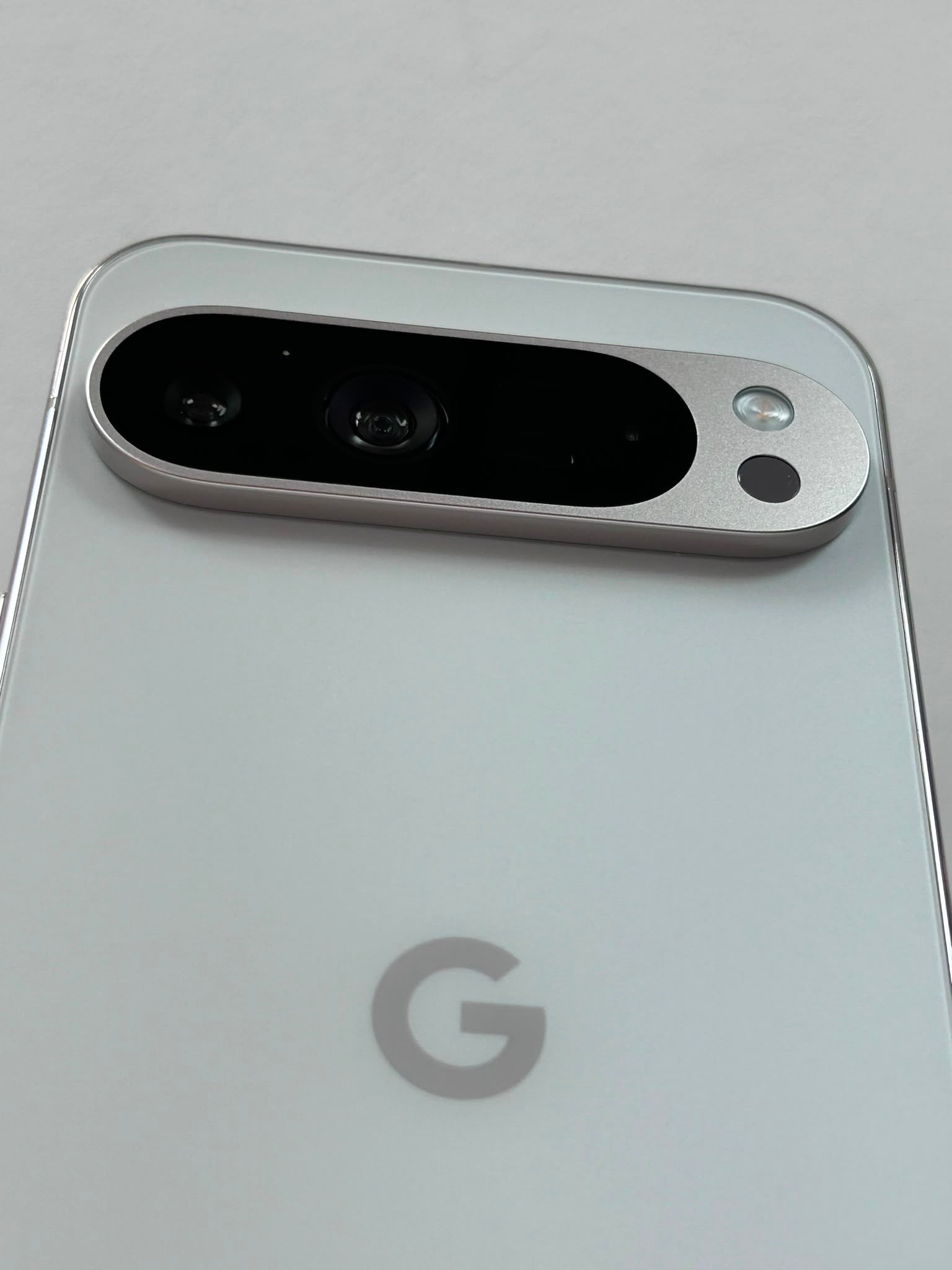 Google Pixel 9 Pro XL White 256GB – Smartphone Premium cu AI, 5G și Cameră Avansată