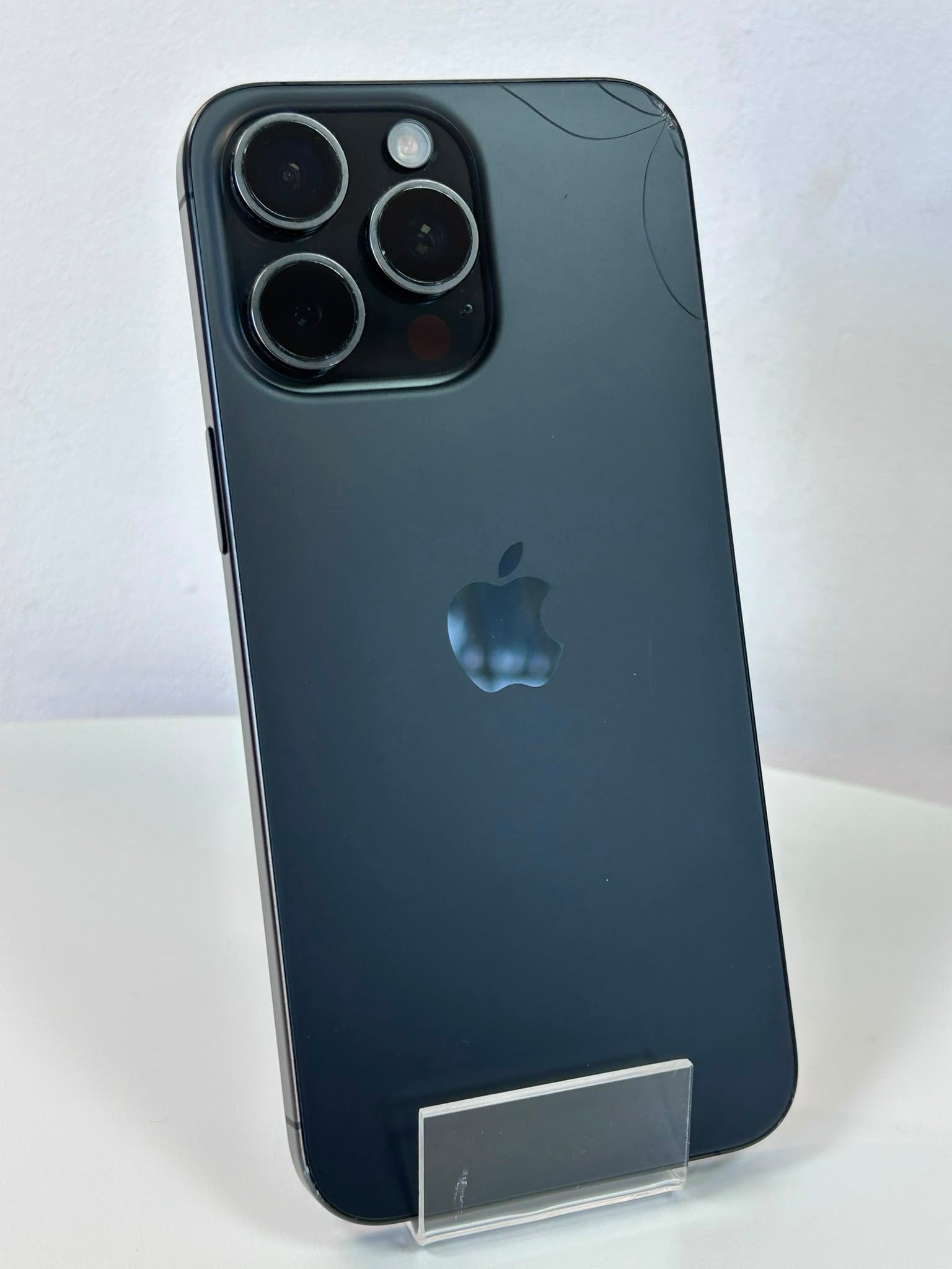 iPhone 15 Pro Max Black Titanium 1TB – Smartphone Premium cu Stocare Ultra Generoasă