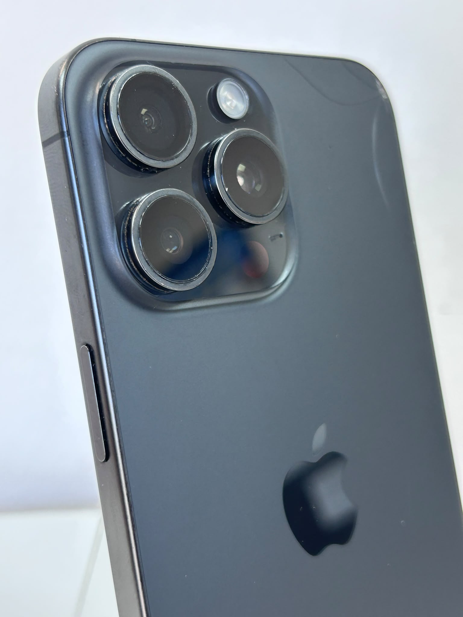 iPhone 15 Pro Max Black Titanium 1TB – Smartphone Premium cu Stocare Ultra Generoasă