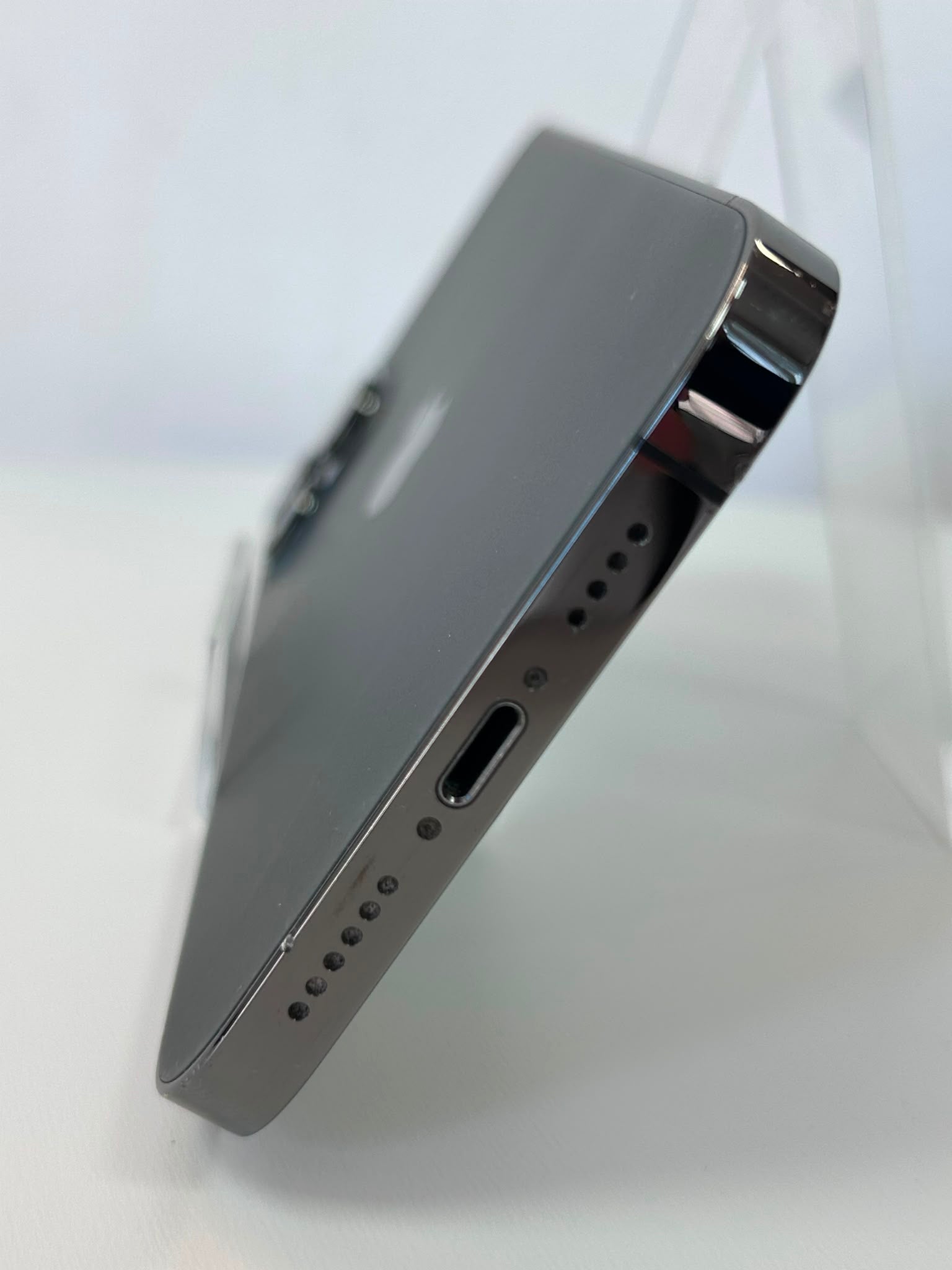 iPhone 15 Pro Max Black Titanium 256GB – Smartphone Premium cu Design Elegant