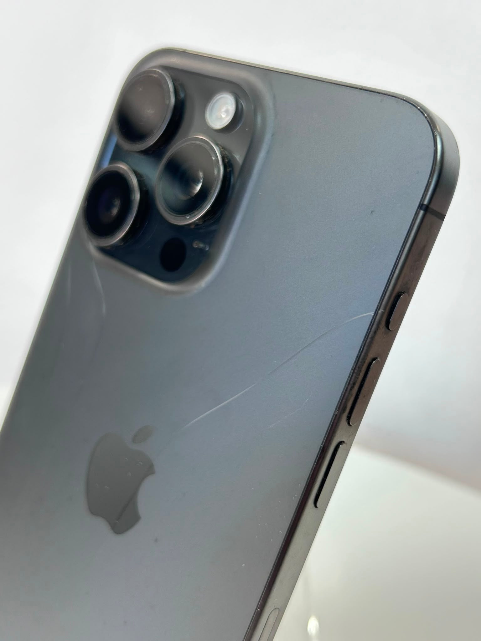 iPhone 15 Pro Max Black Titanium 256GB – Smartphone Premium cu Design Elegant
