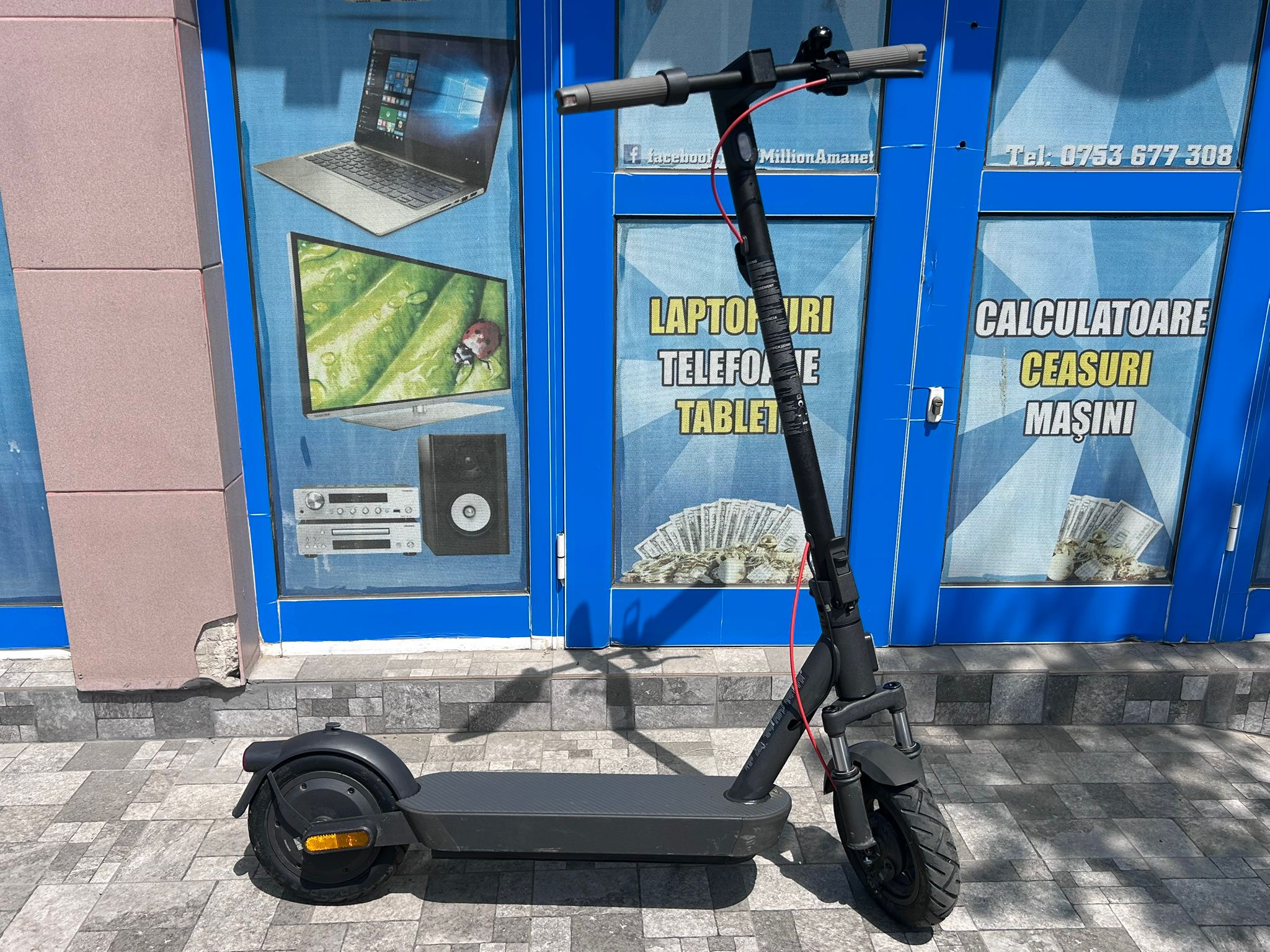 Trotinetă Electrică Xiaomi Scooter 5, 350 W, 10 Inch, Până la 25 km/h