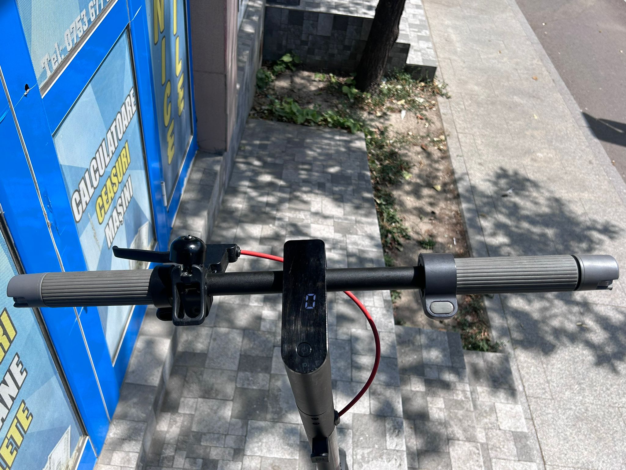 Trotinetă Electrică Xiaomi Scooter 5, 350 W, 10 Inch, Până la 25 km/h