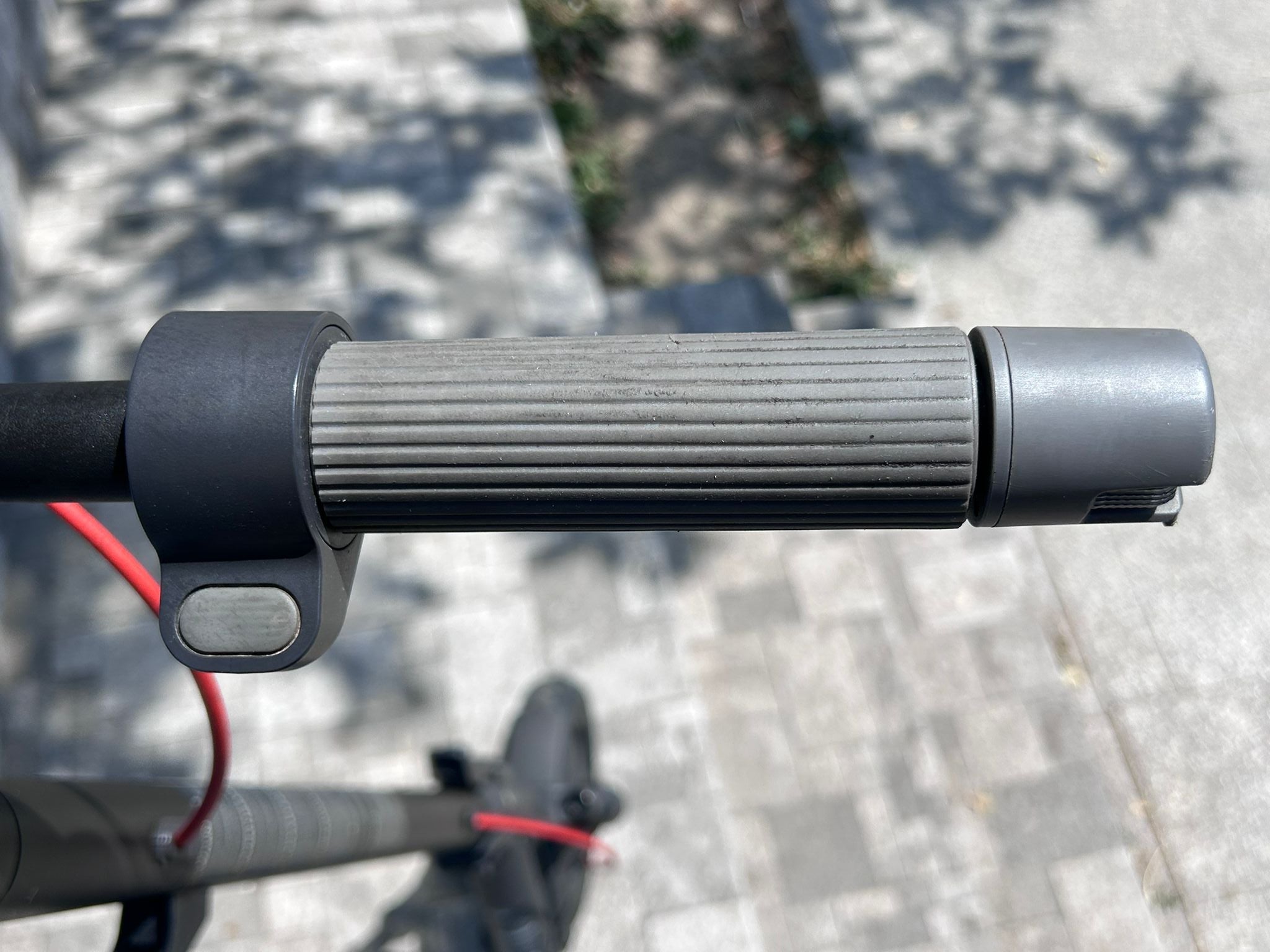 Trotinetă Electrică Xiaomi Scooter 5, 350 W, 10 Inch, Până la 25 km/h