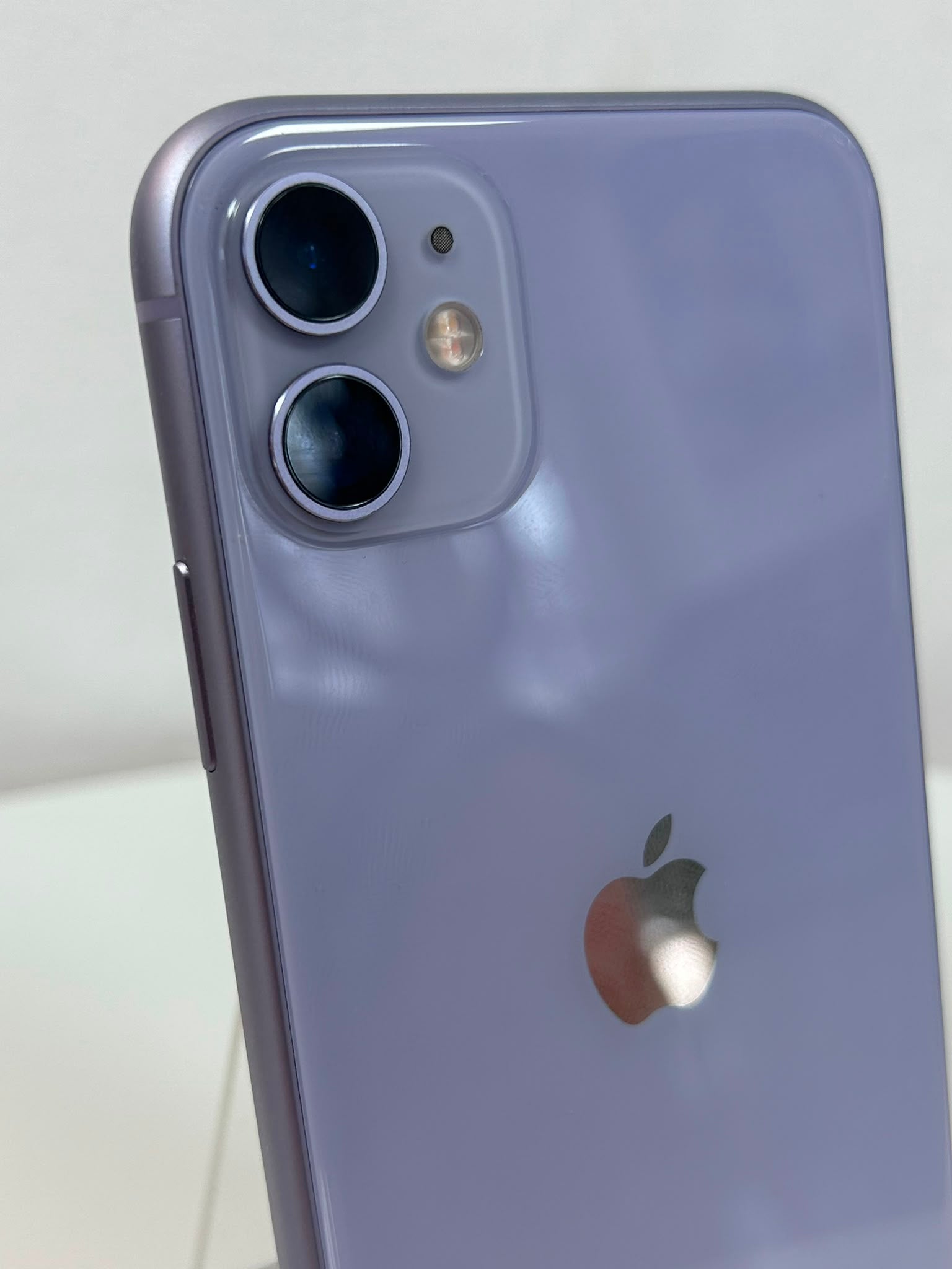 iPhone 11 Purple 64GB – Smartphone Apple Elegant și Fiabil