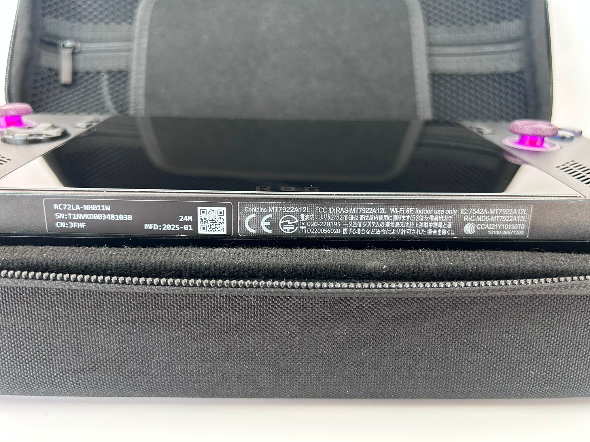 ASUS ROG Ally X RC72LA 24GB RAM 1TB SSD + Docking Station CM800