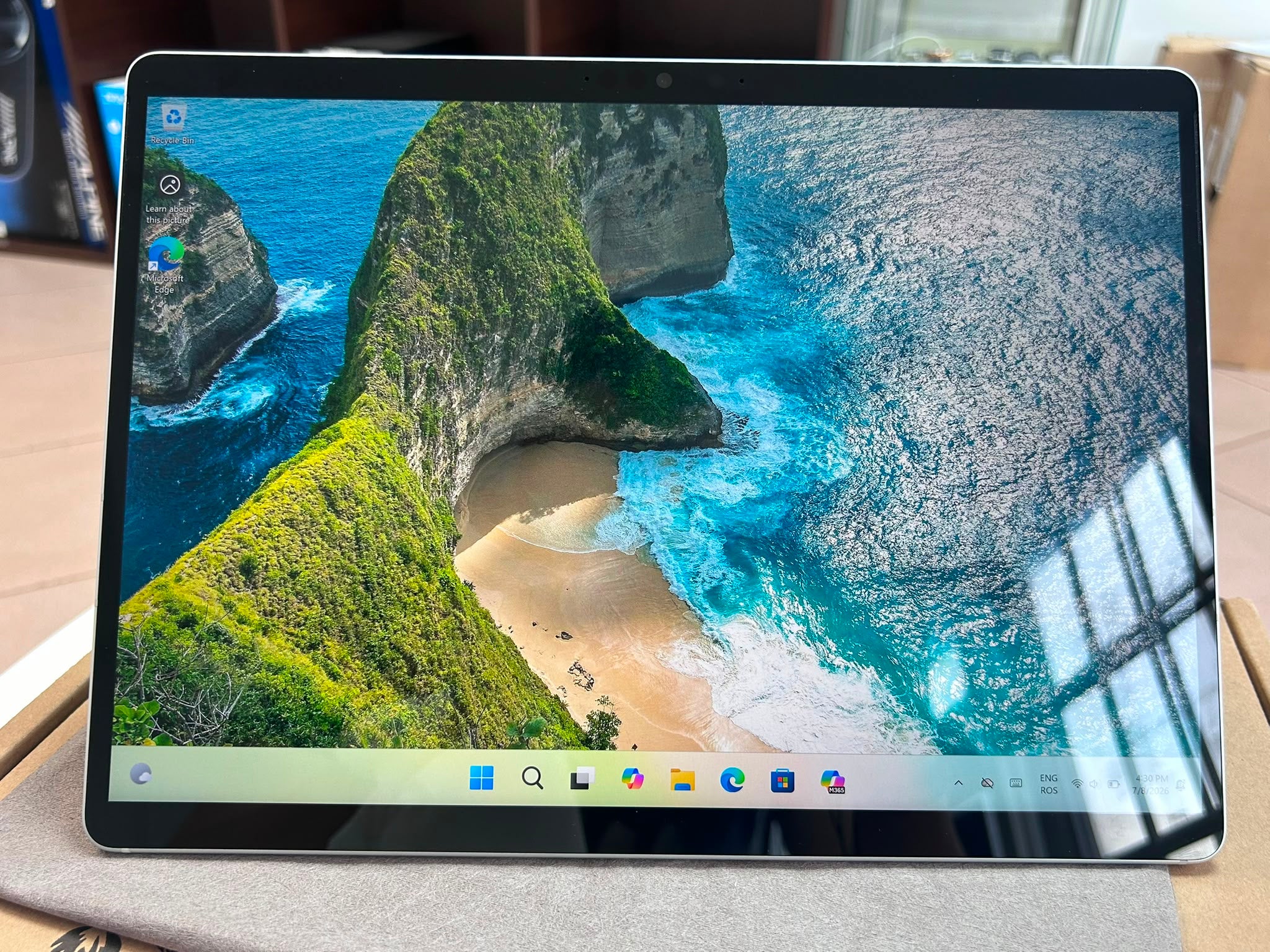 Microsoft Surface Pro 9 5G SQ3 8GB RAM 512GB SSD – Tabletă 2 în 1 Premium