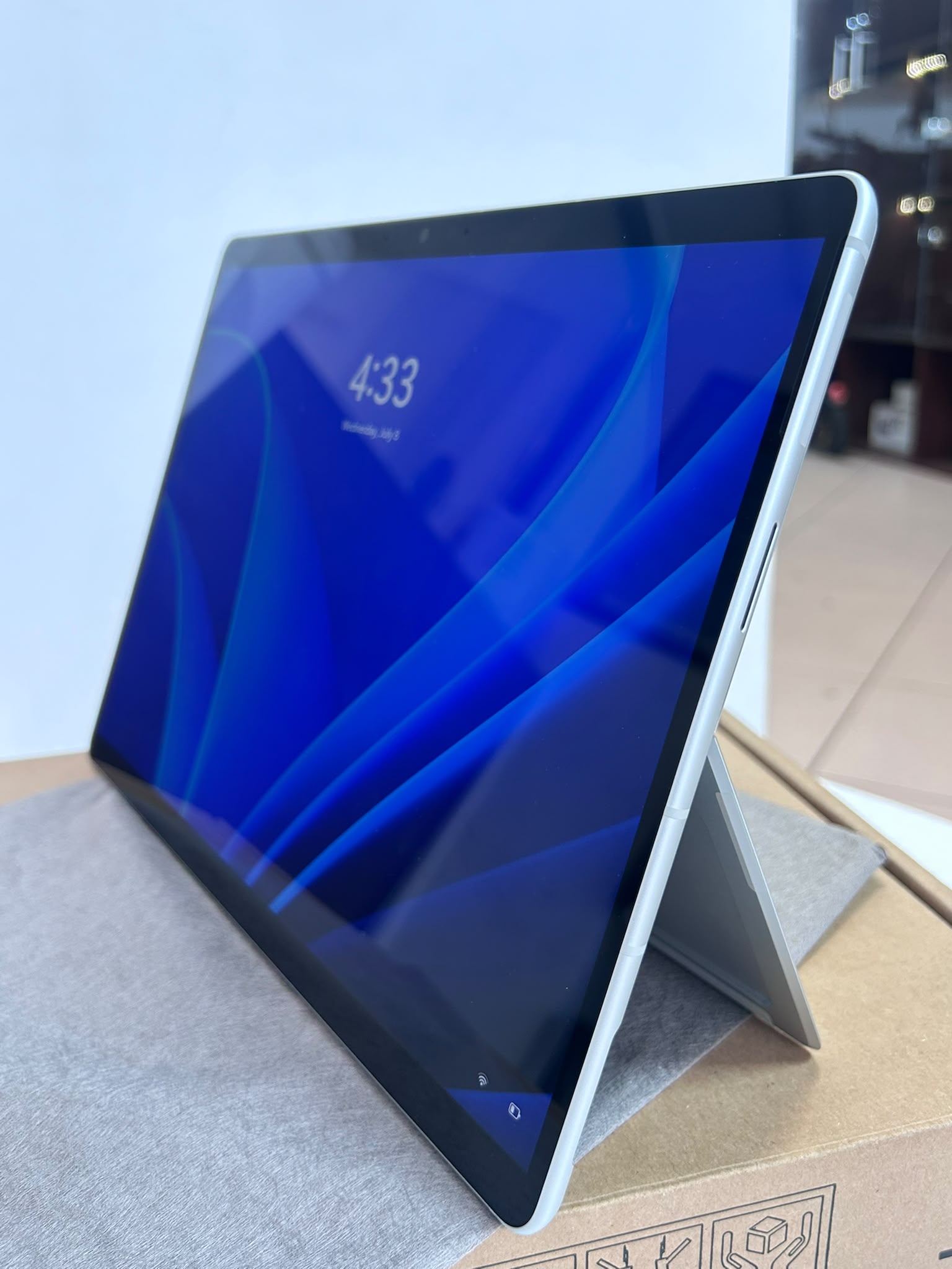 Microsoft Surface Pro 9 5G SQ3 8GB RAM 512GB SSD – Tabletă 2 în 1 Premium
