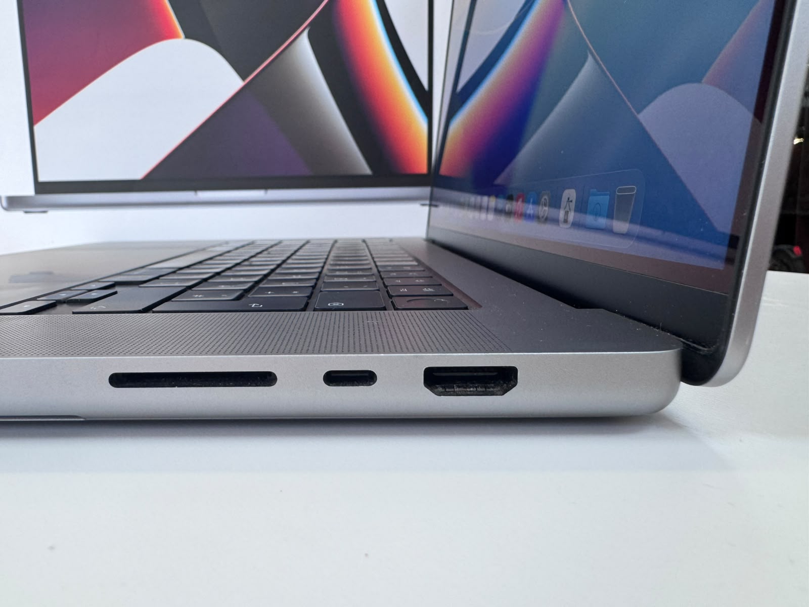 Apple MacBook Pro 16 2021 M1 Pro 16GB RAM 512GB SSD Silver