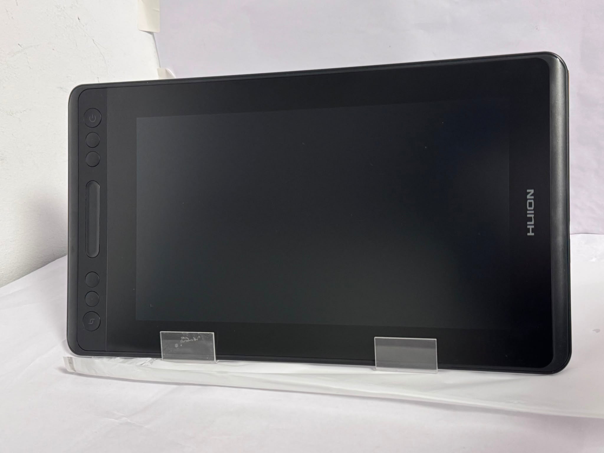 Huion Kamvas Pro 12 Black – Tabletă Grafică cu Ecran Full HD și 8192 Niveluri de Presiune