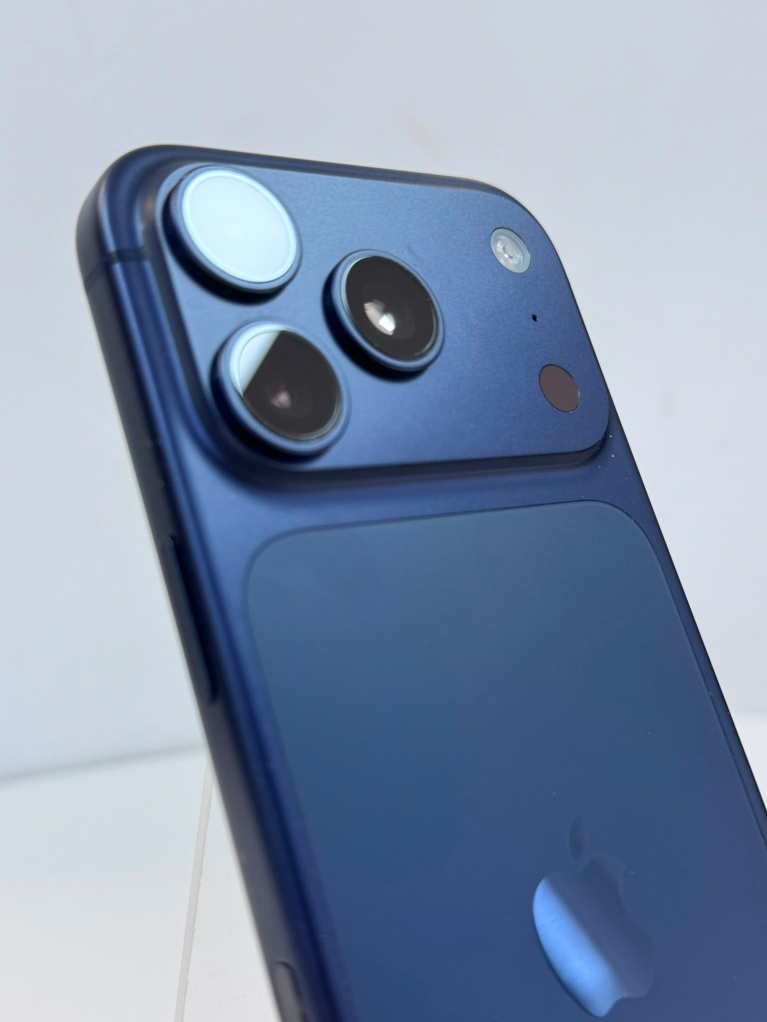 Apple iPhone 17 Pro 256GB 5G Deep Blue
