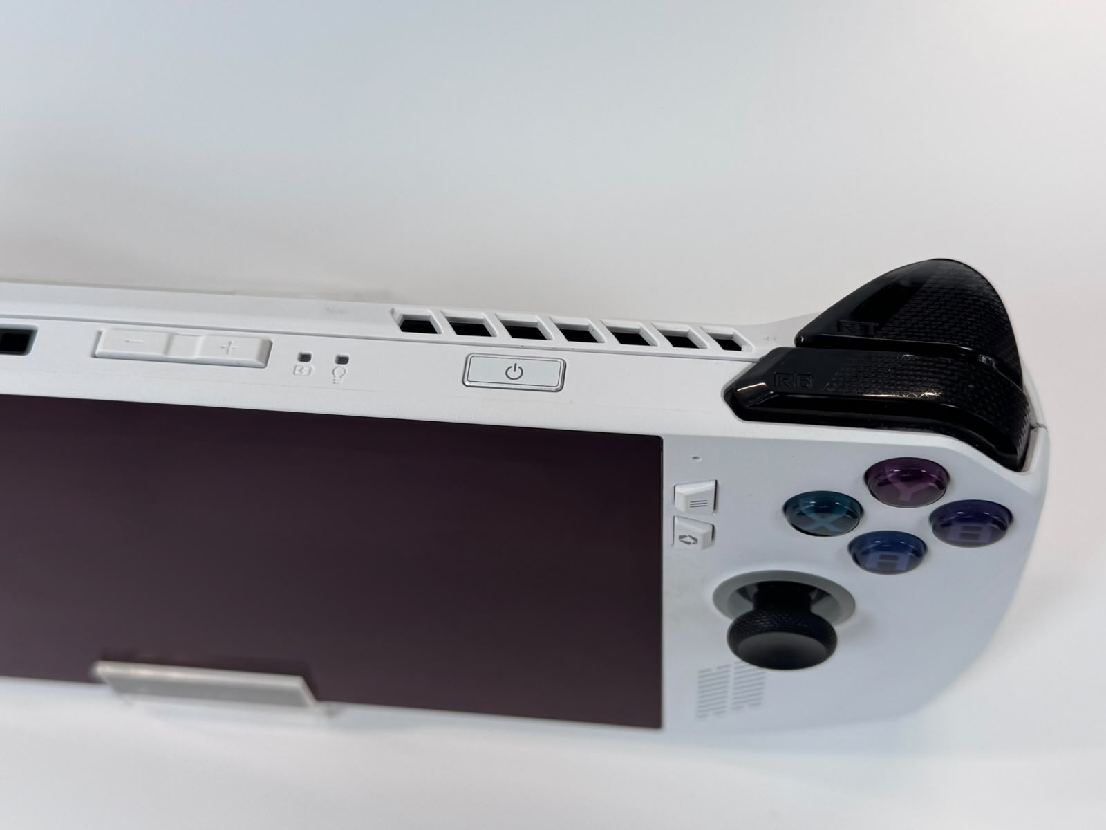 Consolă Portabilă Gaming ASUS ROG Ally Z1 Extreme, 16GB LPDDR5, SSD 512GB, White