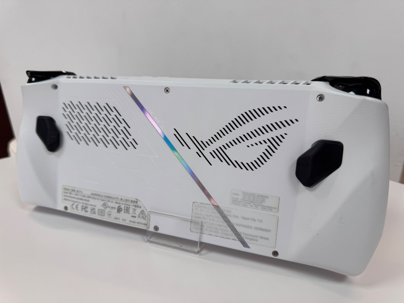 Consolă Portabilă Gaming ASUS ROG Ally Z1 Extreme, 16GB LPDDR5, SSD 512GB, White
