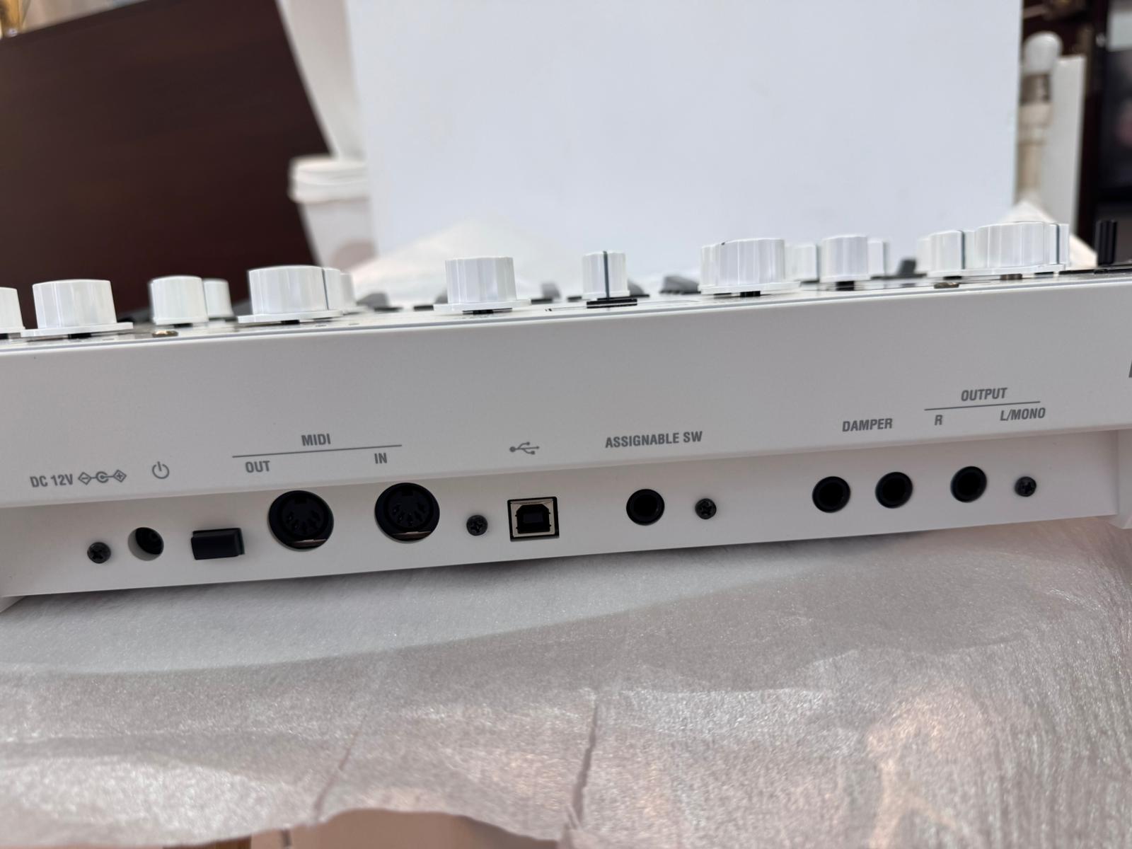 Korg KingKORG NEO Sintetizator, 37 clape, Virtual Analog