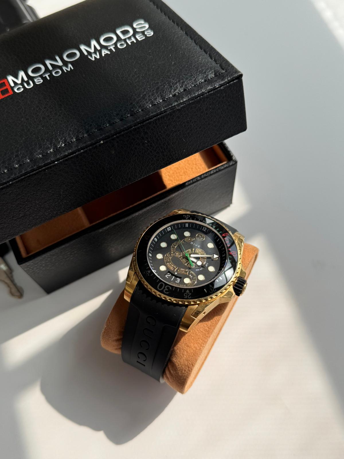 Ceas Gucci Dive YA136219, 45 mm, Gold, Stainless Steel, Quartz, Snake – Bărbați
