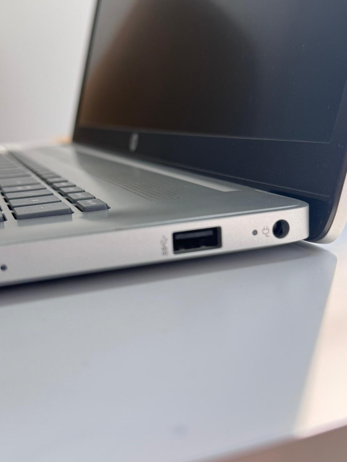 Laptop HP 17-CN3001NQ, 17.3", Full HD IPS, Intel Core i5-1334U, 16GB RAM, SSD 1TB
