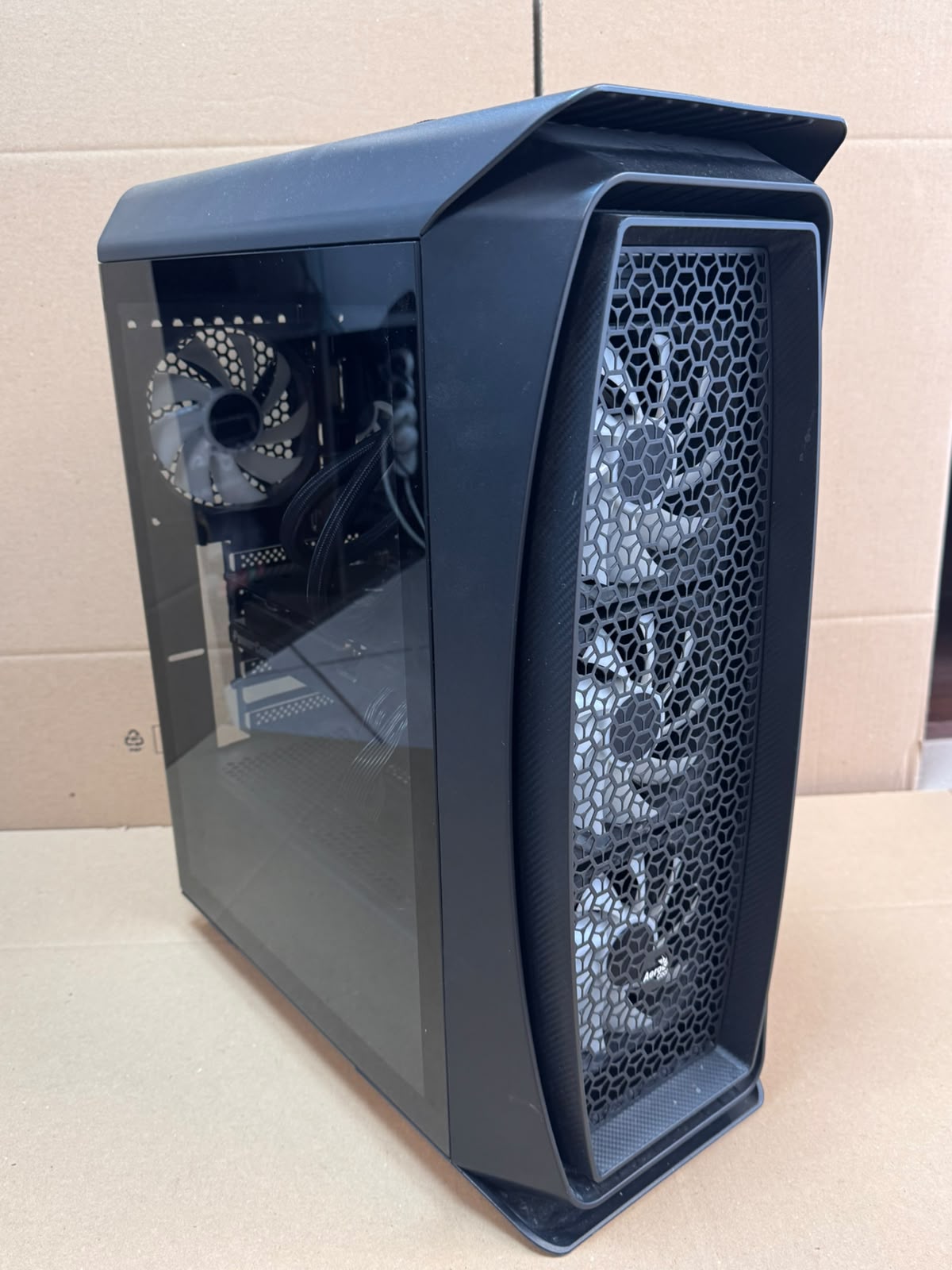 PC Gaming AMD Ryzen 5 5500, RX 7800 XT 16GB, 32GB RAM, MSI B550 + Tastatură și Mouse