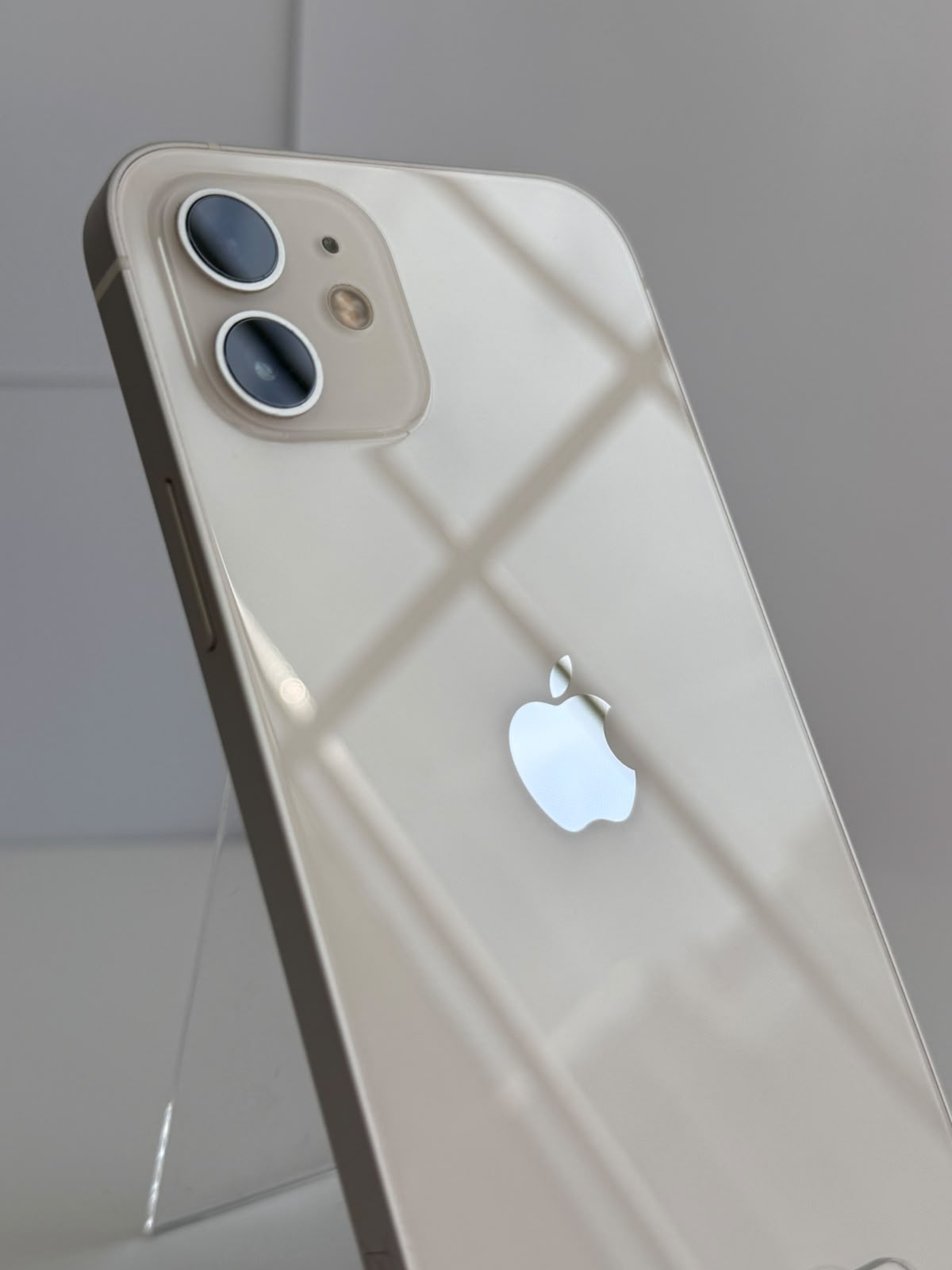 Telefon Apple iPhone 12, 64GB, 5G, White