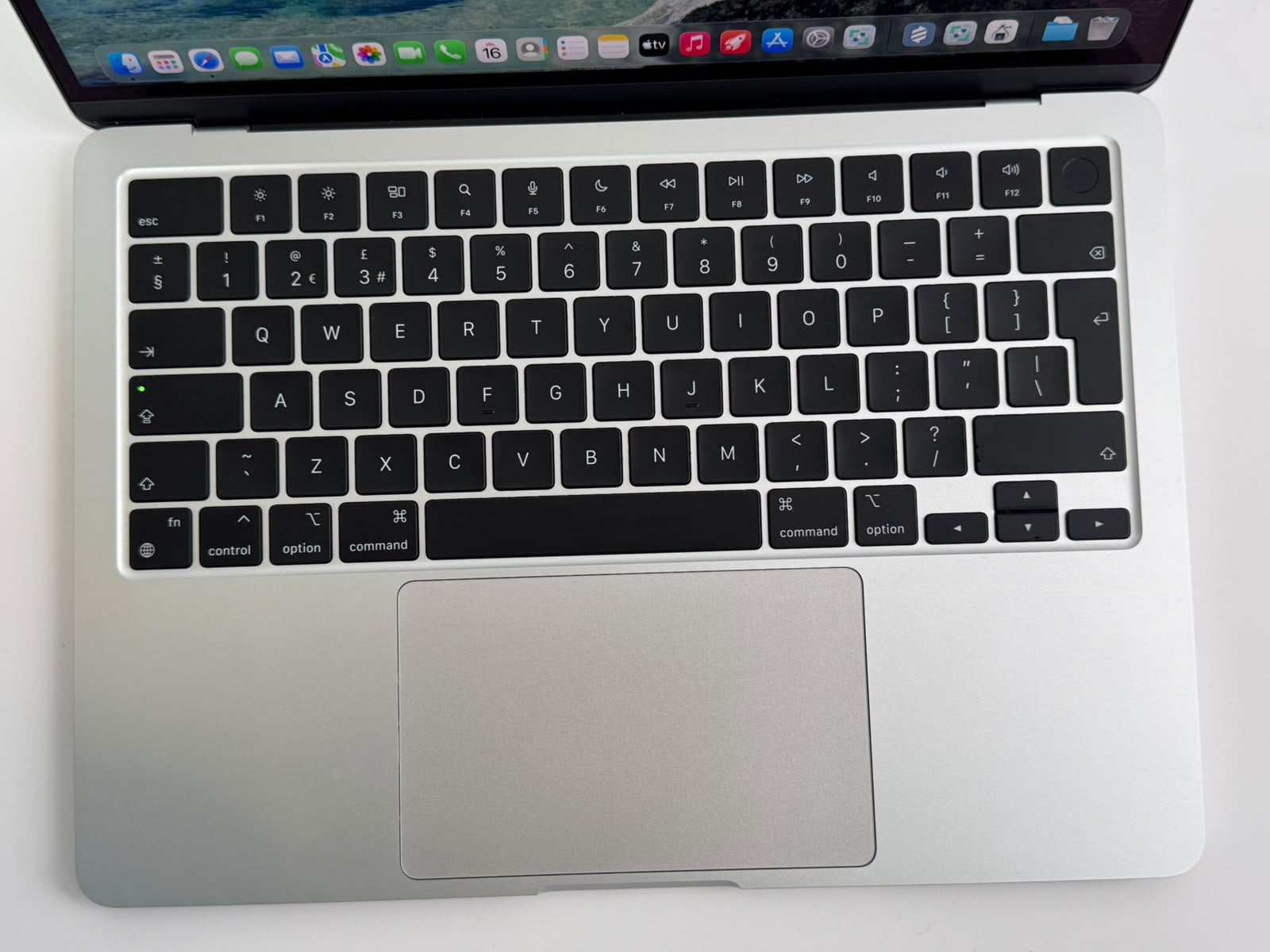 Laptop Apple MacBook Air M3, 13,6”, 16GB RAM, 512GB SSD, macOS