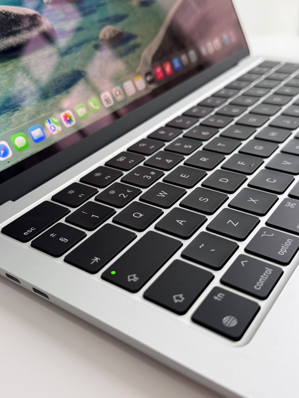 Laptop Apple MacBook Air M3, 13,6”, 16GB RAM, 512GB SSD, macOS