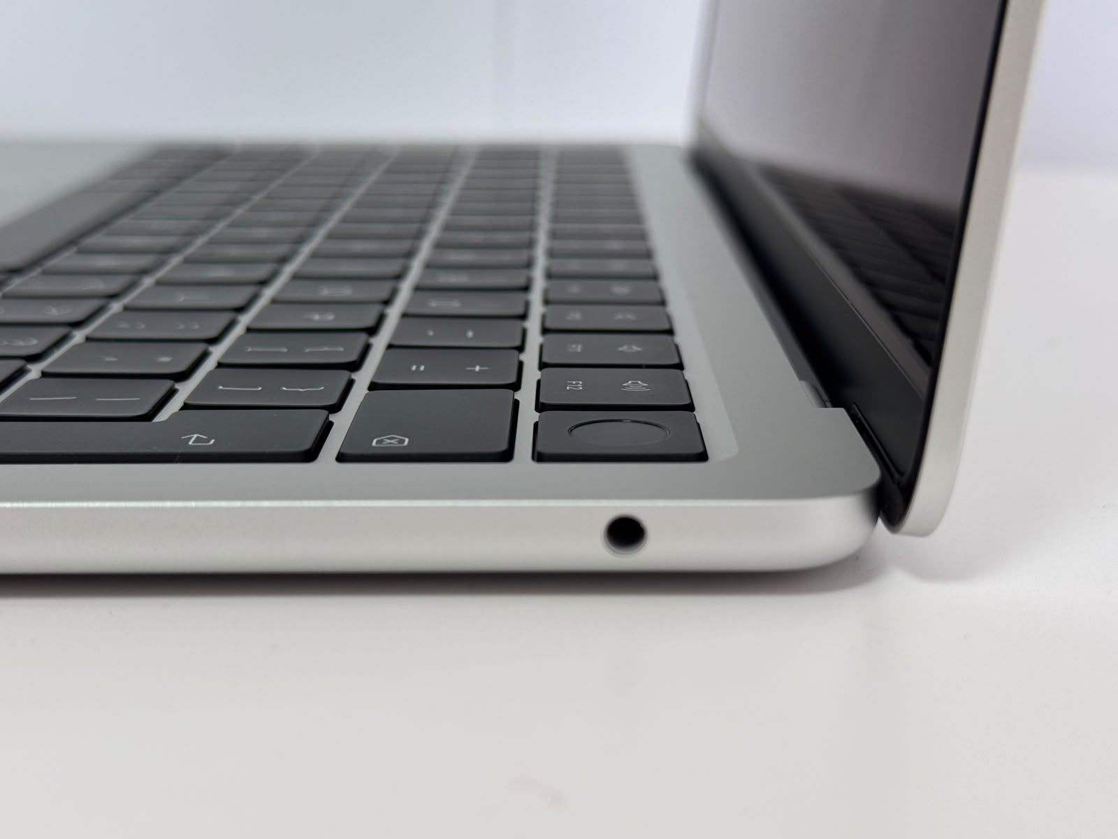 Laptop Apple MacBook Air M3, 13,6”, 16GB RAM, 512GB SSD, macOS