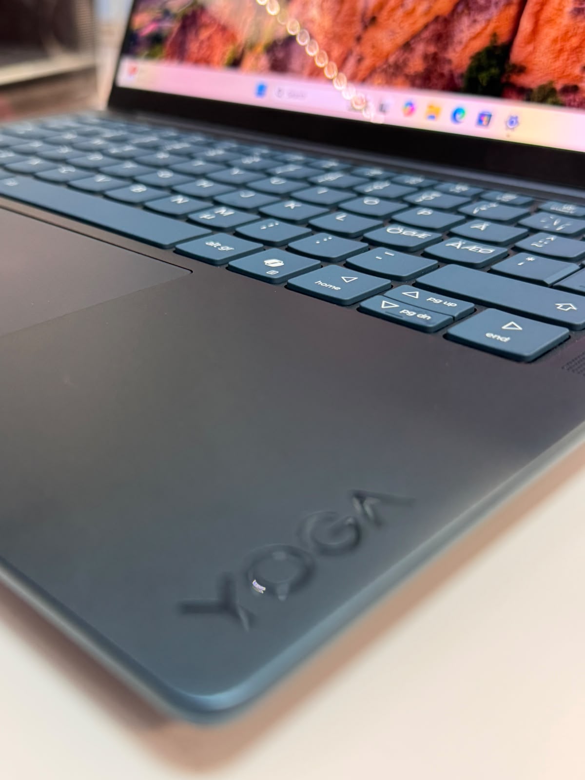 Laptop Lenovo Yoga Aura Edition, OLED, AMD Ryzen AI 5 430, 16GB RAM, 512GB SSD, Blue