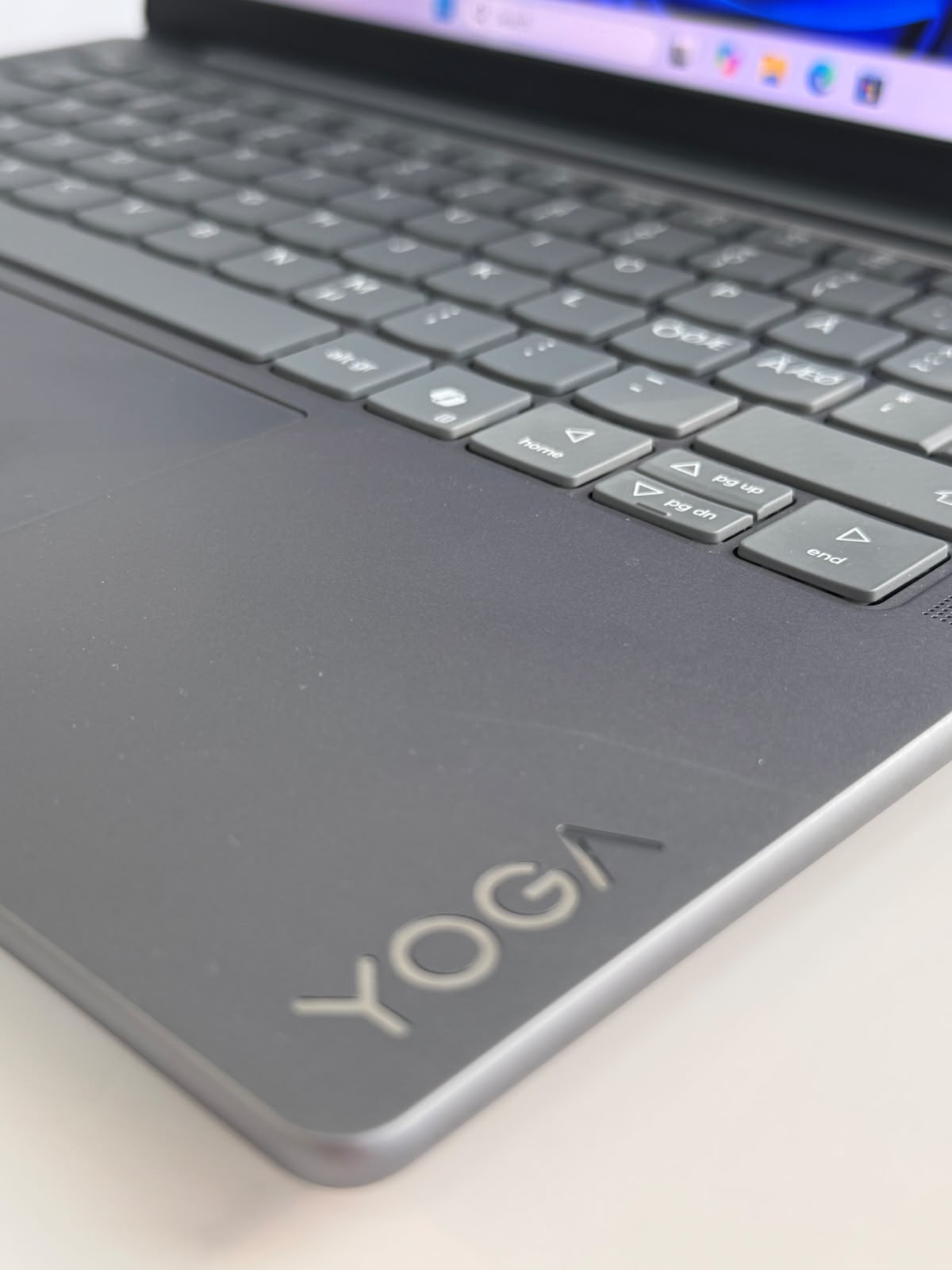 Laptop Lenovo Yoga Aura Edition, 14”, OLED, Intel Core Ultra 5 226V, 16GB RAM, 1TB SSD, Grey