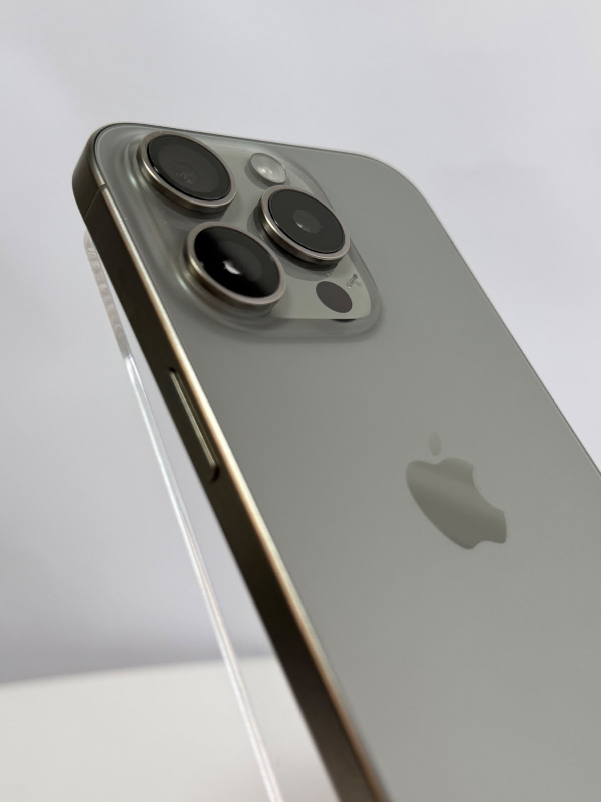 Apple iPhone 15 Pro, 128GB, Natural Titanium, 5G, Ecran OLED 6,1”, Procesor A17 Pro