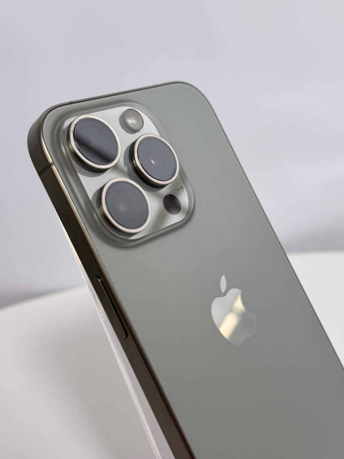 Apple iPhone 15 Pro, 128GB, Natural Titanium, 5G, Ecran OLED 6,1”, Procesor A17 Pro