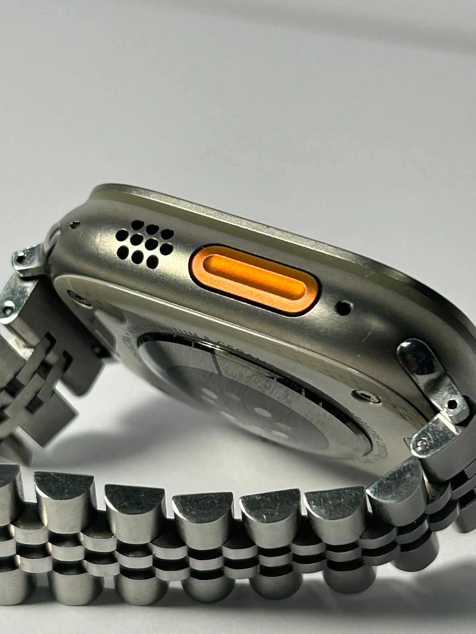 Apple Watch Ultra 2 49mm – Brățară Metalică + Curea Extra – Baterie 93%
