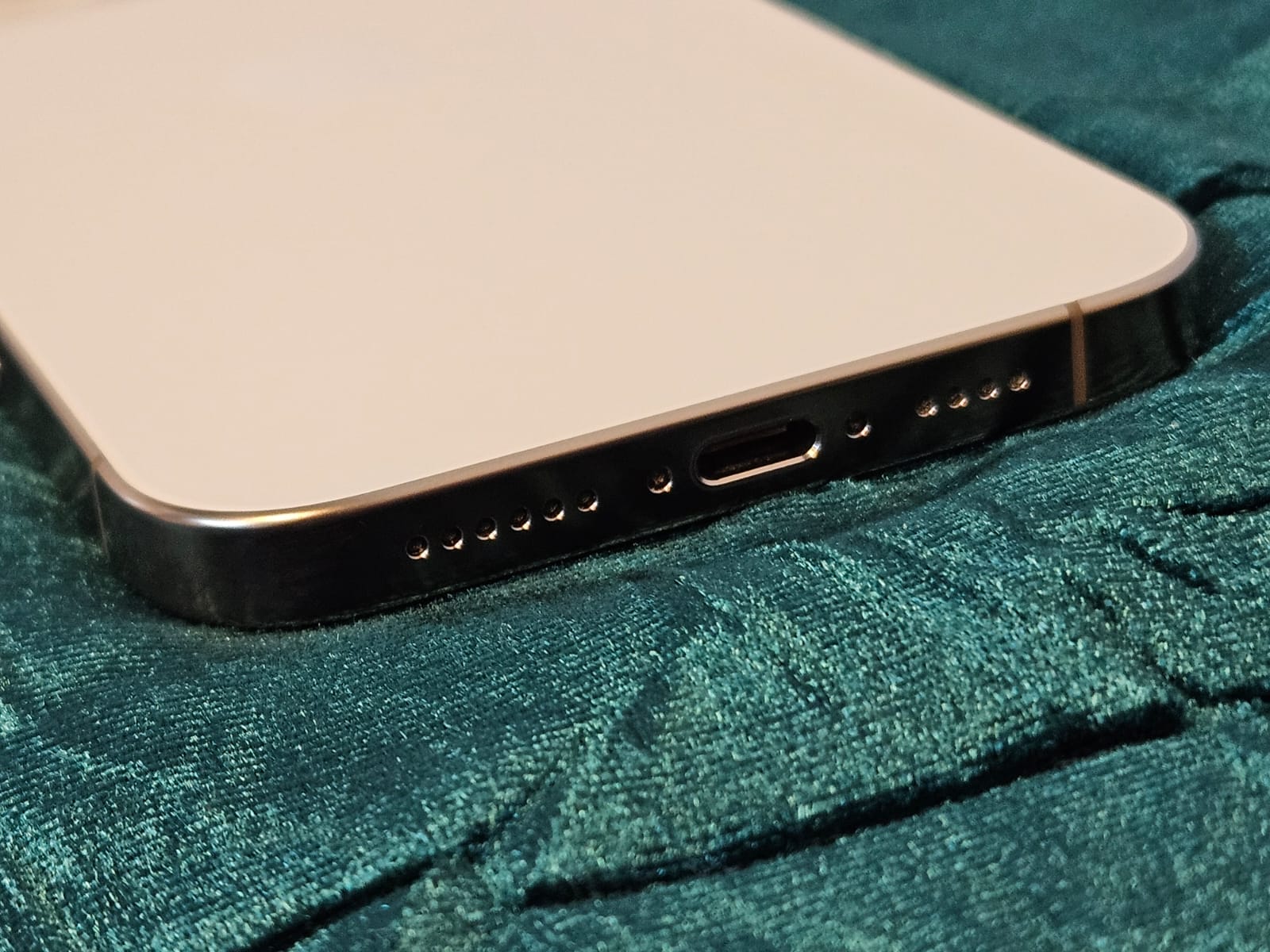 Apple Iphone 16 Pro Max 256GB Gold
