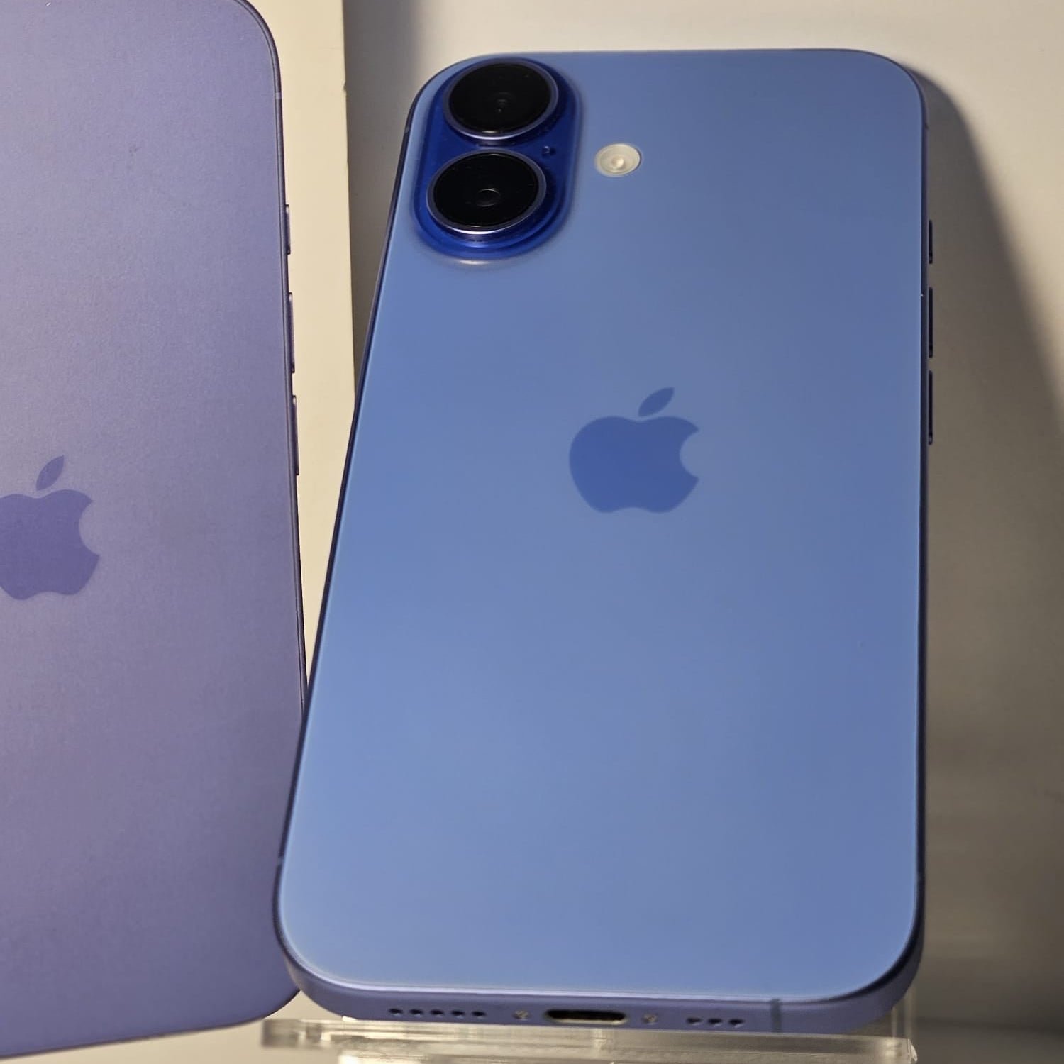 Apple iPhone 16, Albastru, 128GB, Baterie 100% - Stare Impecabila