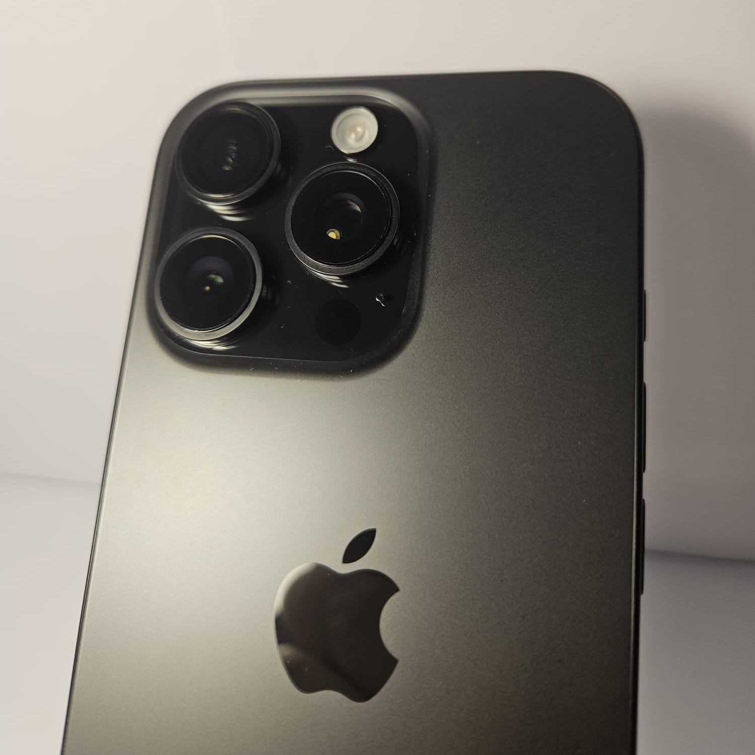 iPhone 16 Pro 128GB Negru -  Baterie 92%