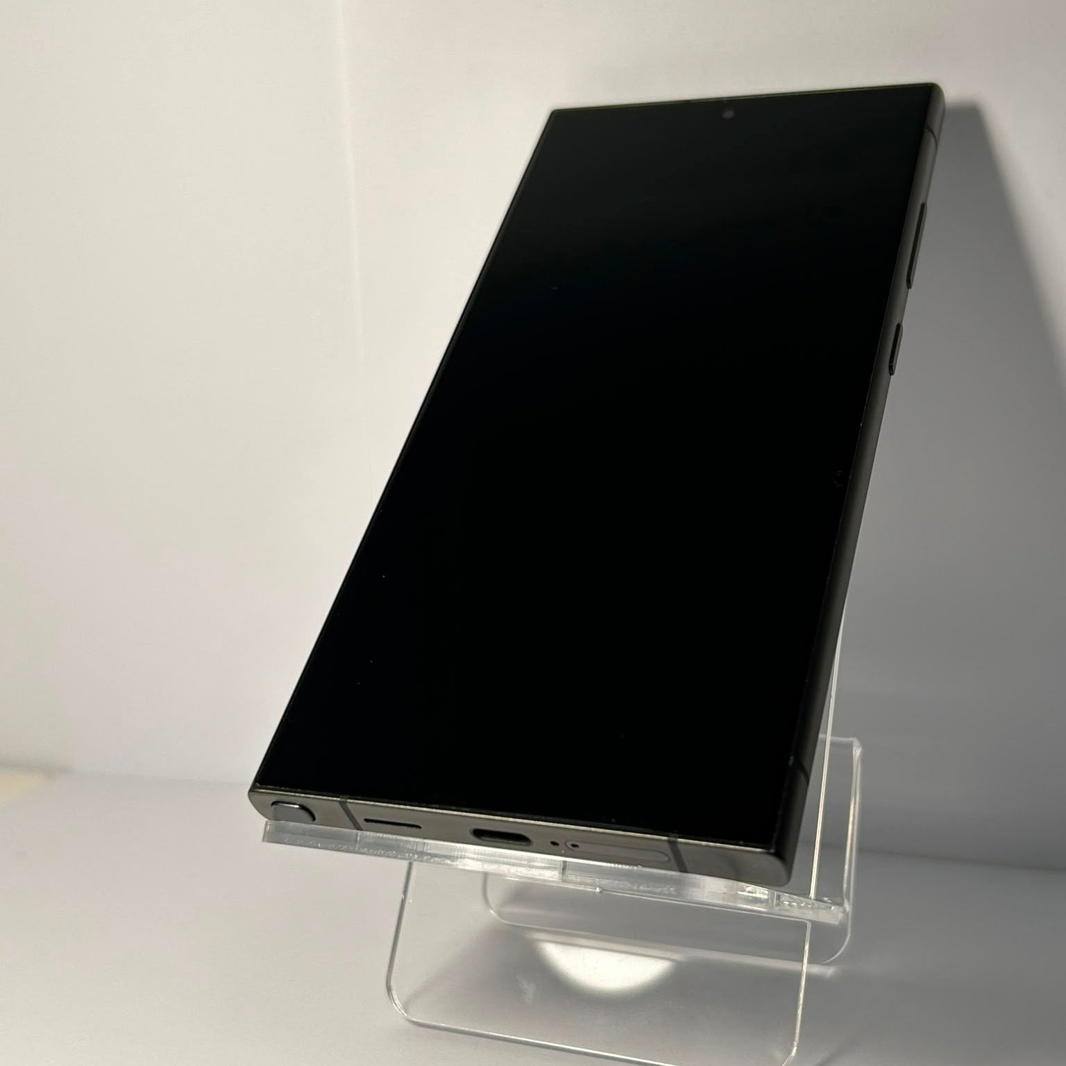 Samsung Galaxy S24 Ultra 12GB / 256GB Negru – FullBox