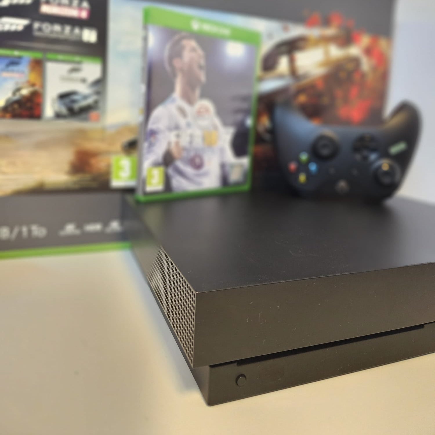 Consola Xbox One X, 1TB, Model 1789 - Stare Excelenta