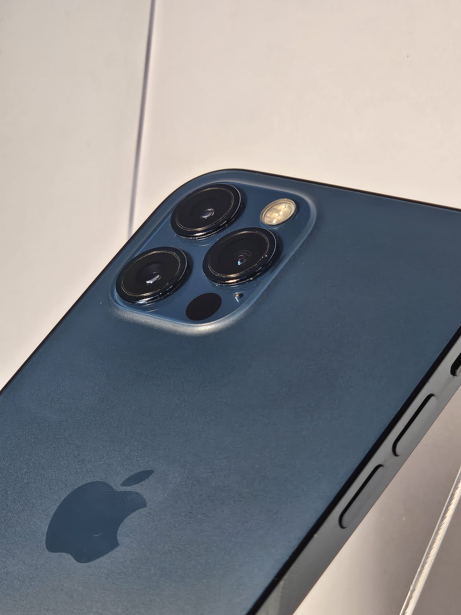 Apple iPhone 12 Pro, 128GB, Baterie 100%