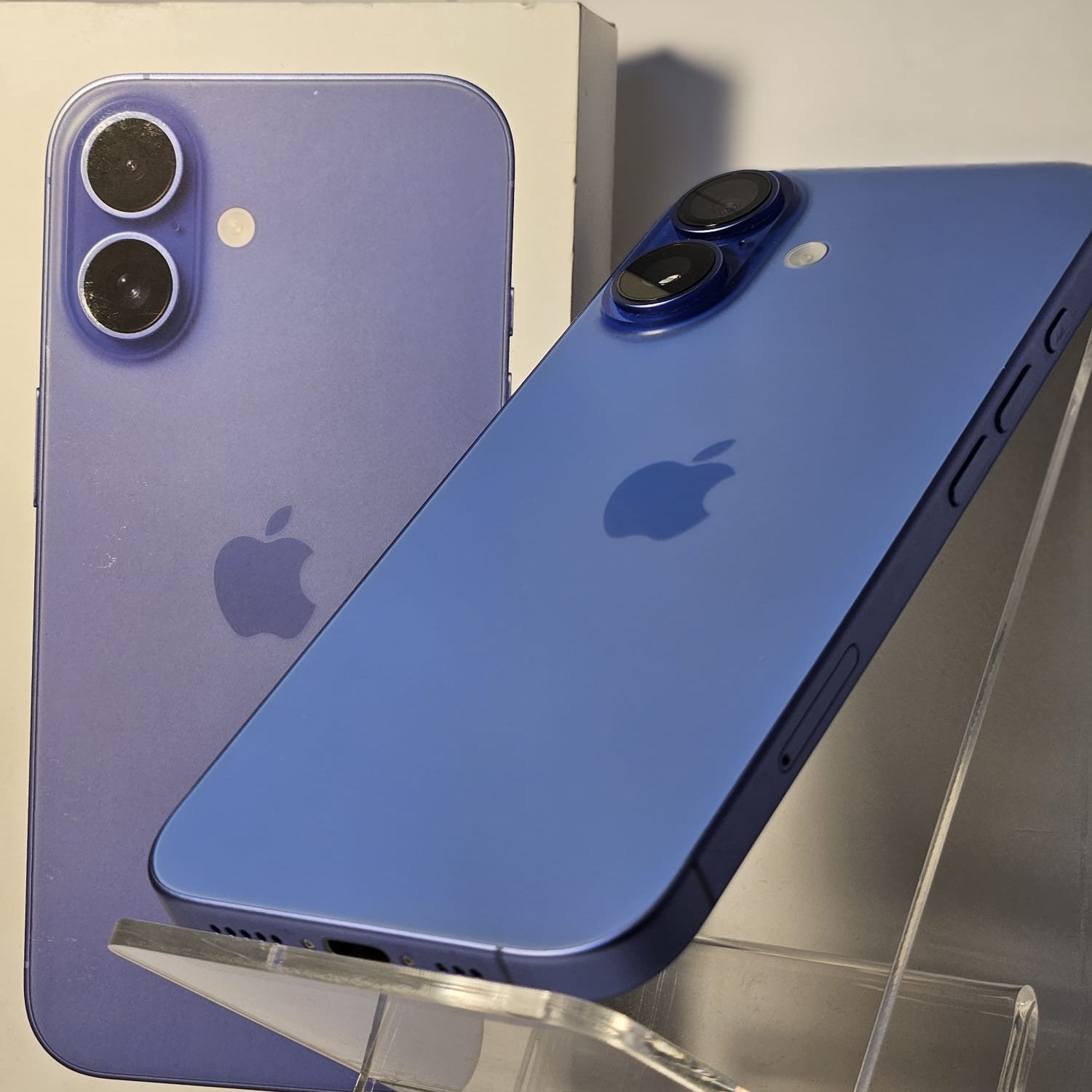 Apple iPhone 16, Albastru, 128GB, Baterie 100% - Stare Impecabila