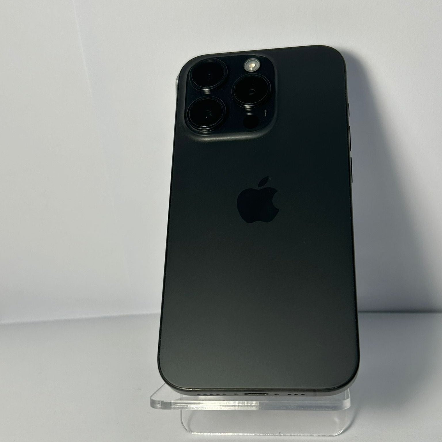 iPhone 15 Pro 128GB Titan Negru – Baterie 87% – 565 Cicluri