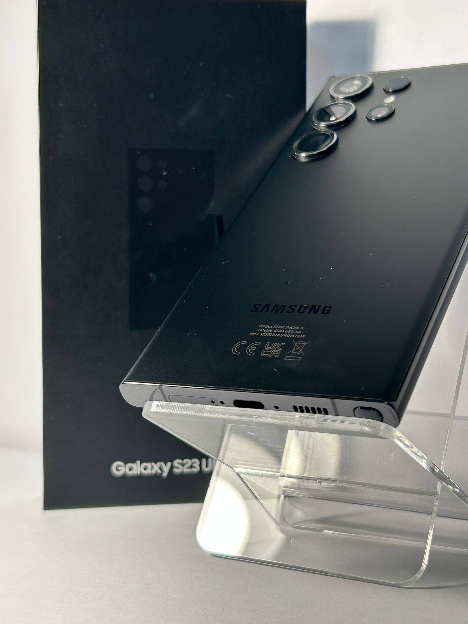 Samsung Galaxy S23 Ultra 8GB / 256GB Negru – FullBox – Ca Nou